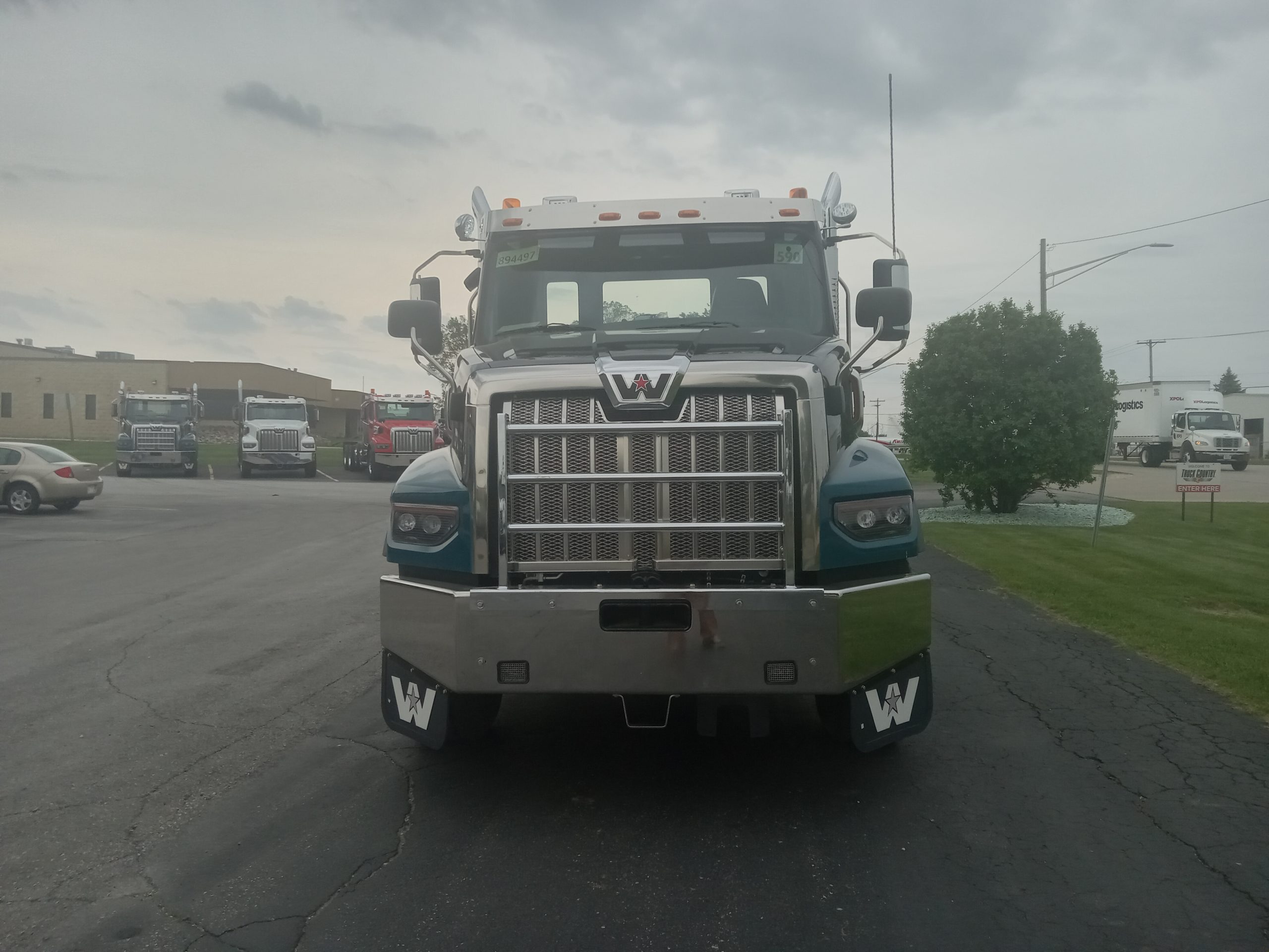 2025 Western Star 49X - image 2 of 6
