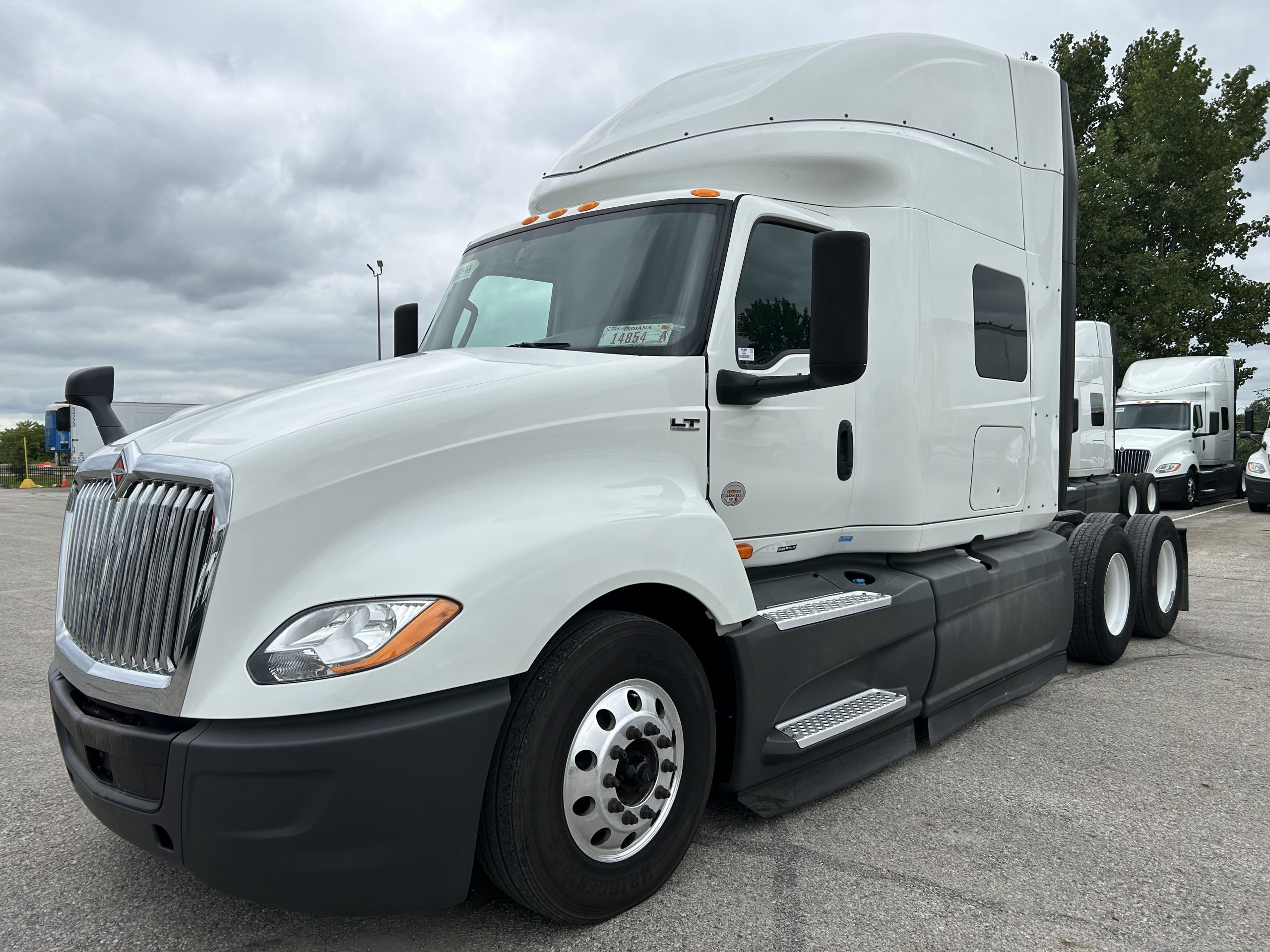 2022 International LT625 - image 1 of 4