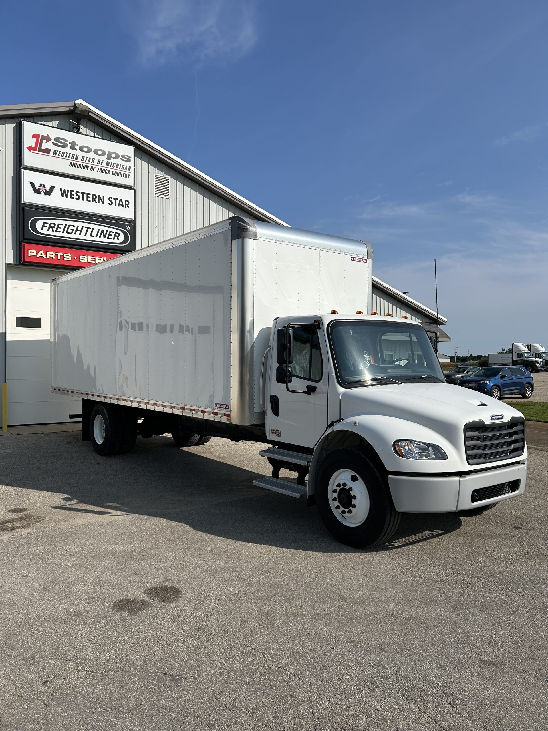 2025 Freightliner M2 106 - image 3