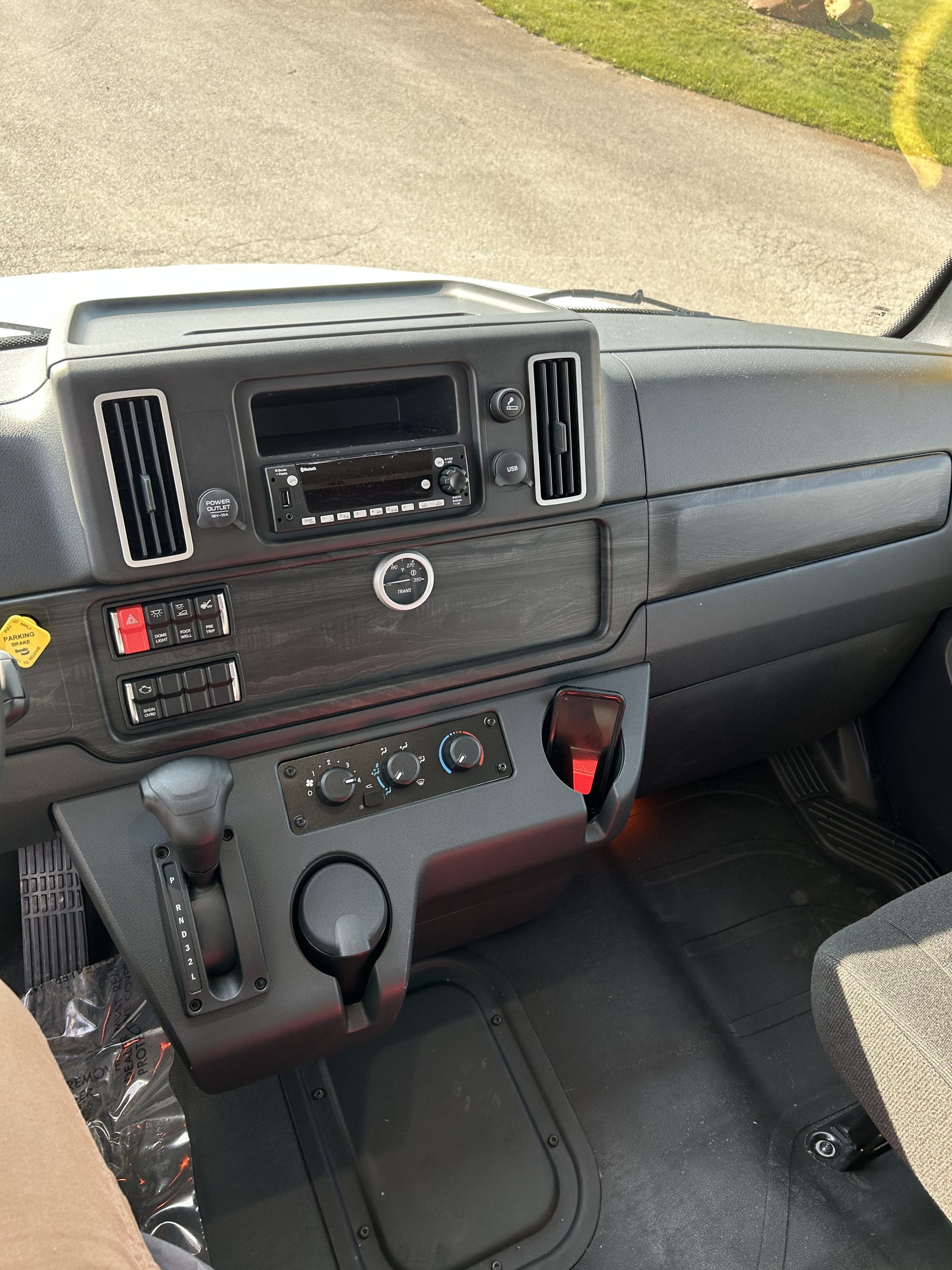 2025 Freightliner M2 106 - image 6