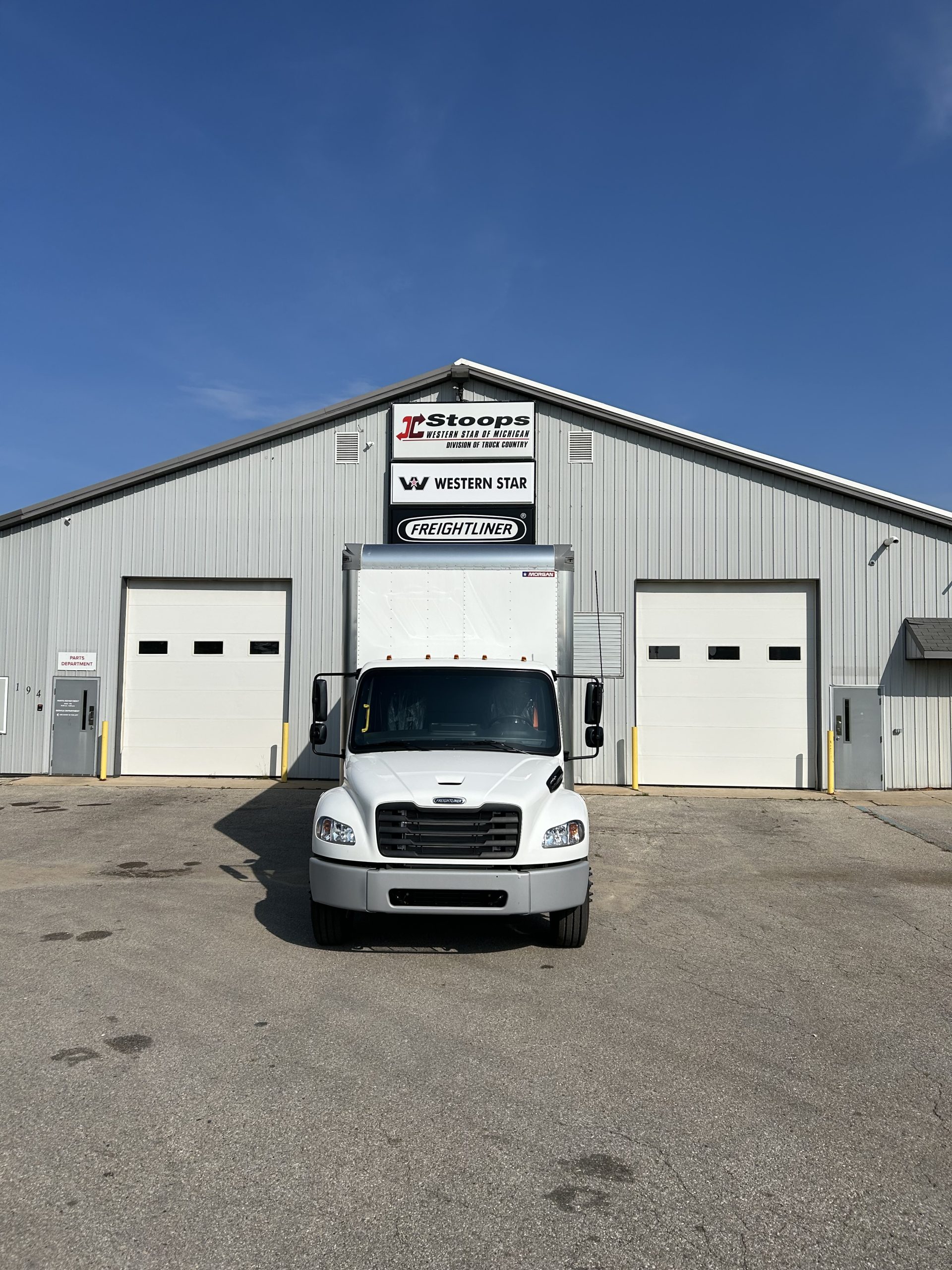 2025 Freightliner M2 106 - image 2