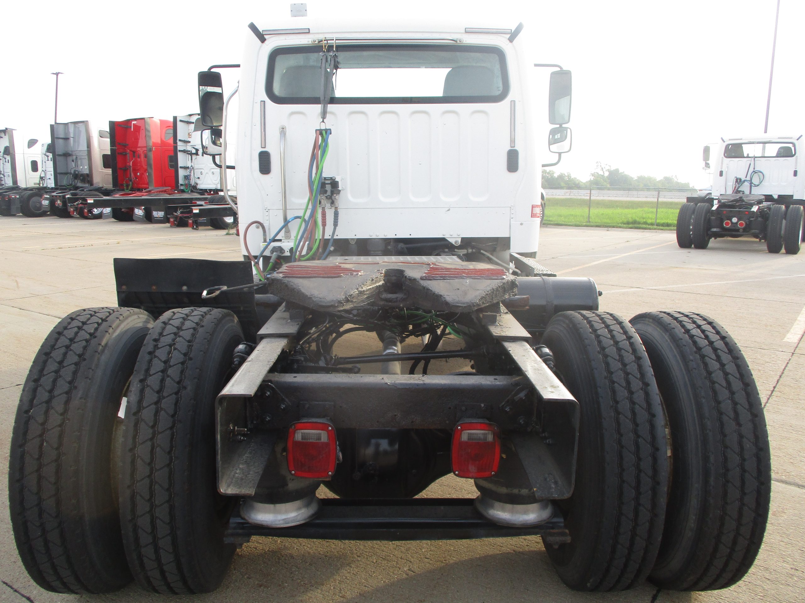 2013 Freightliner M2 106 - image 4 of 6