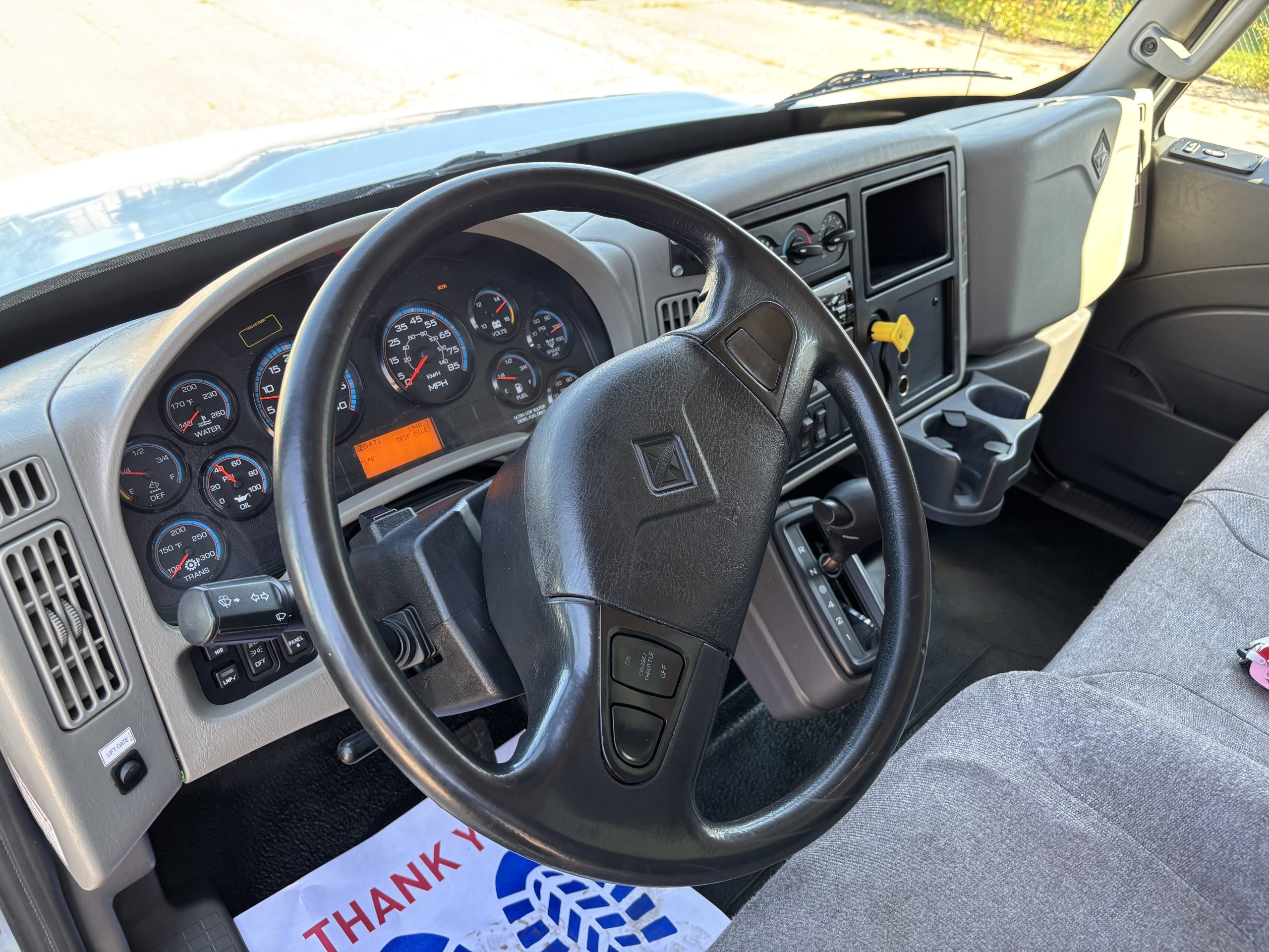2018 International 4300 - image 4 of 6