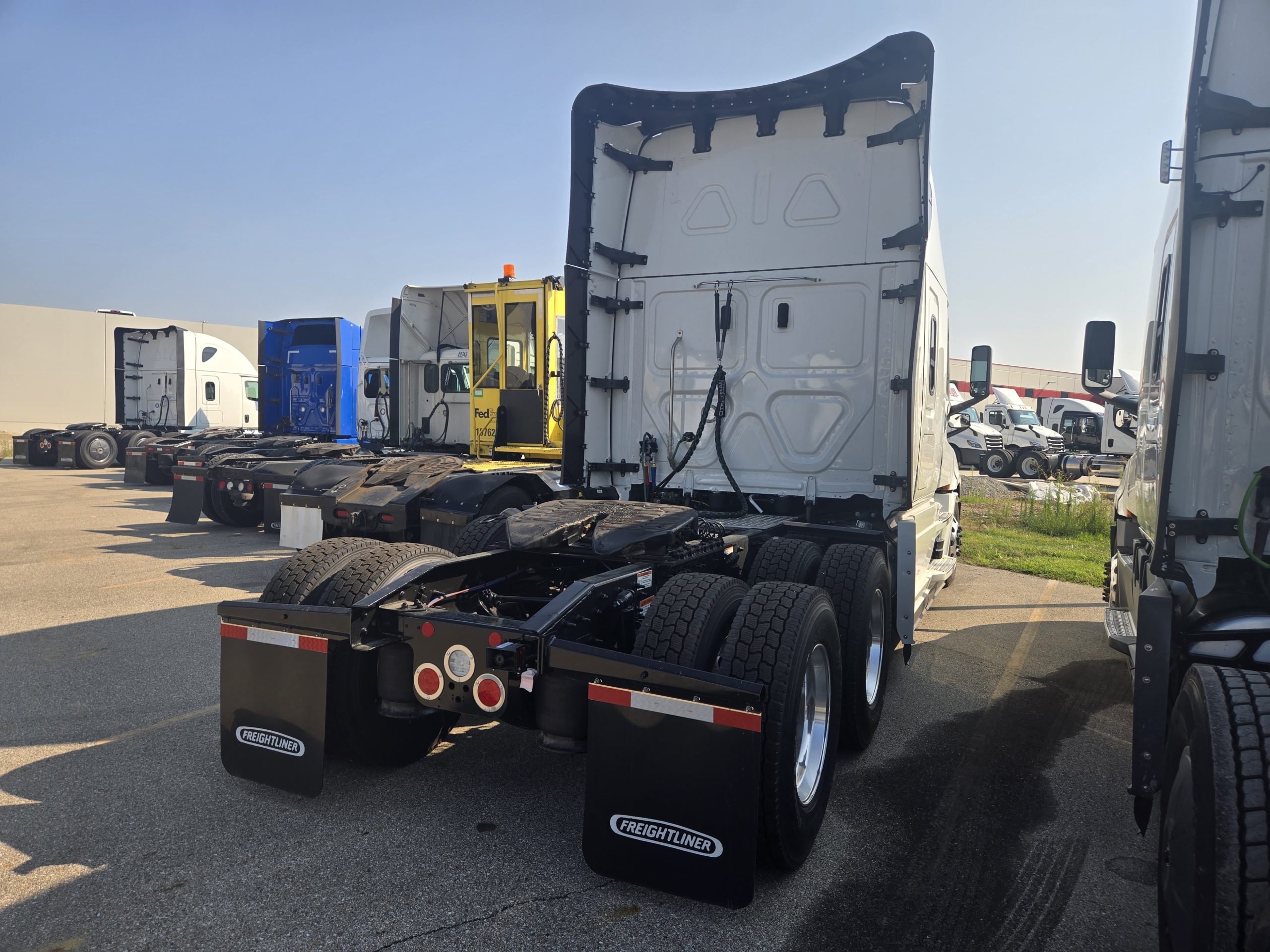2026 Freightliner PJ126SLP - image 5 of 6