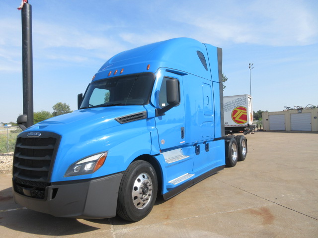 2022 Freightliner - image 1