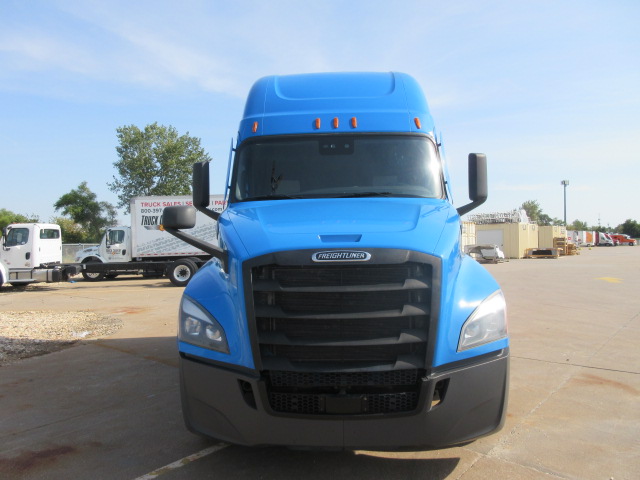 2022 Freightliner - image 2