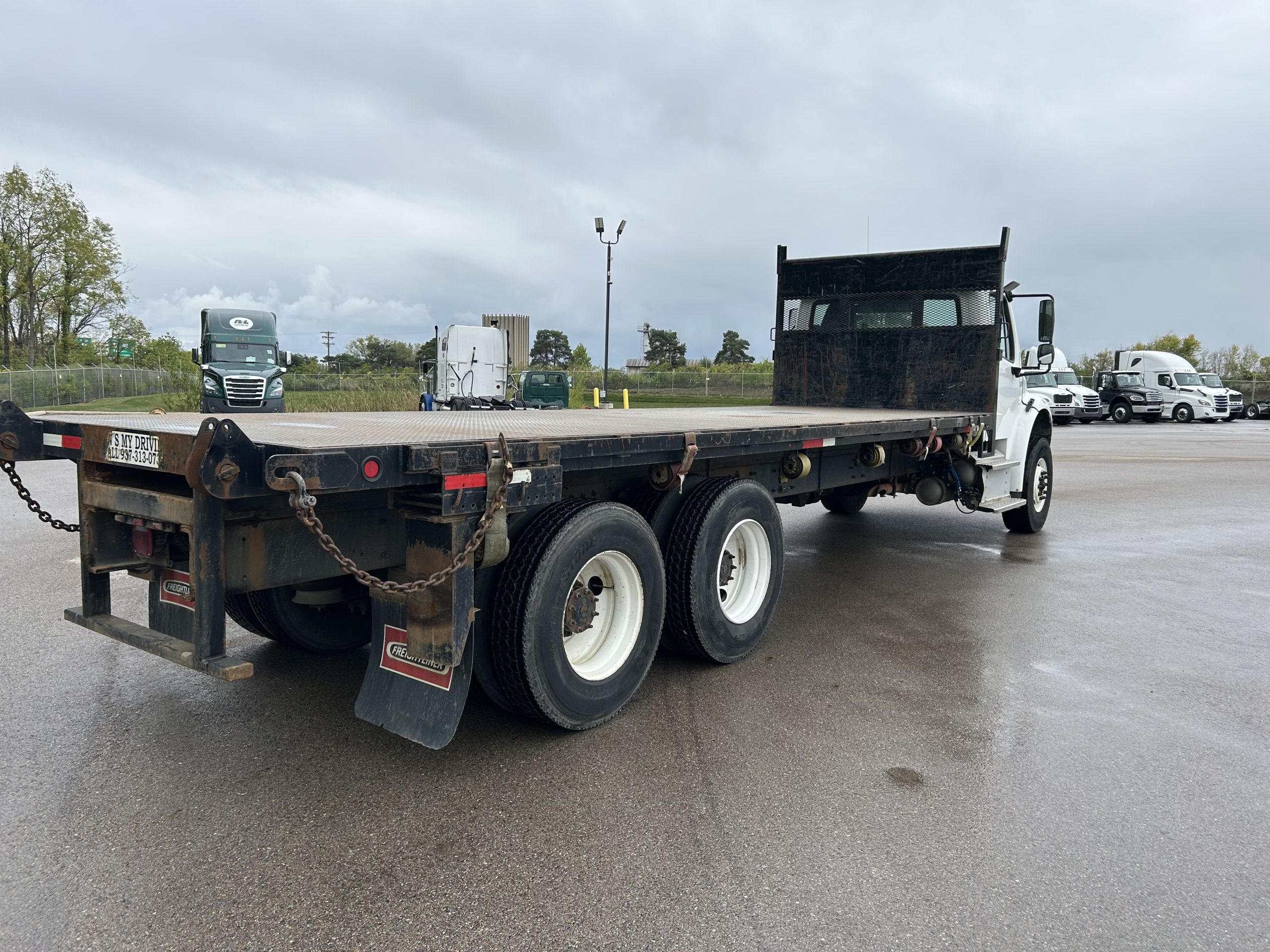 2022 Freightliner M2 106 - image 5 of 6