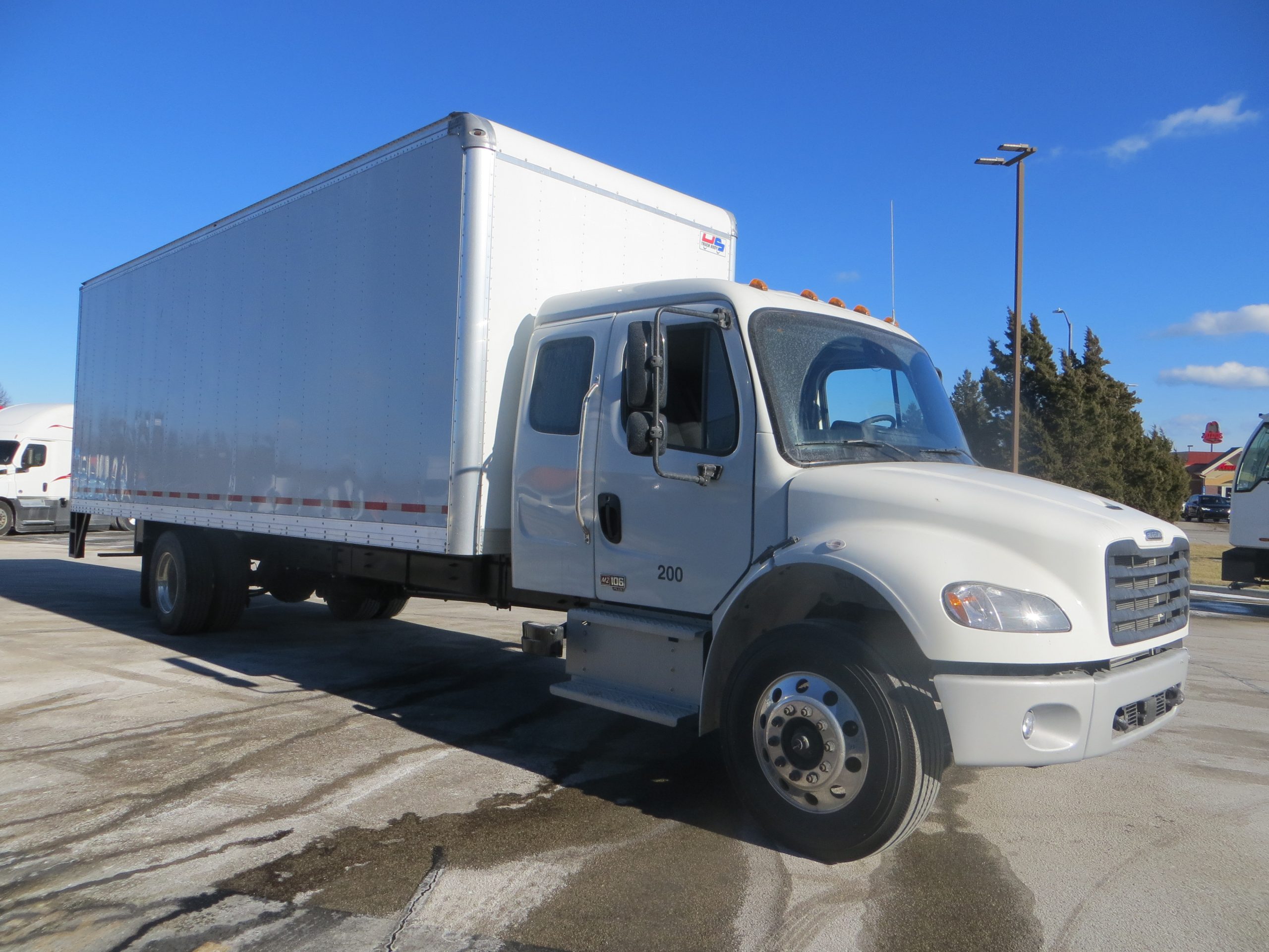 2024 Freightliner M2 106+ - image 3 of 6