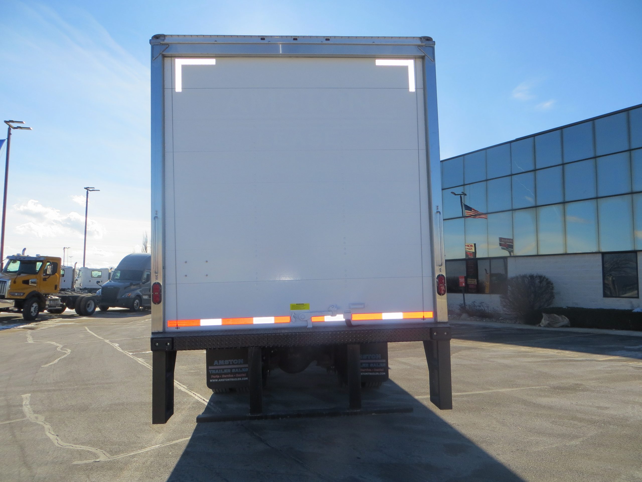 2024 Freightliner M2 106+ - image 4 of 6