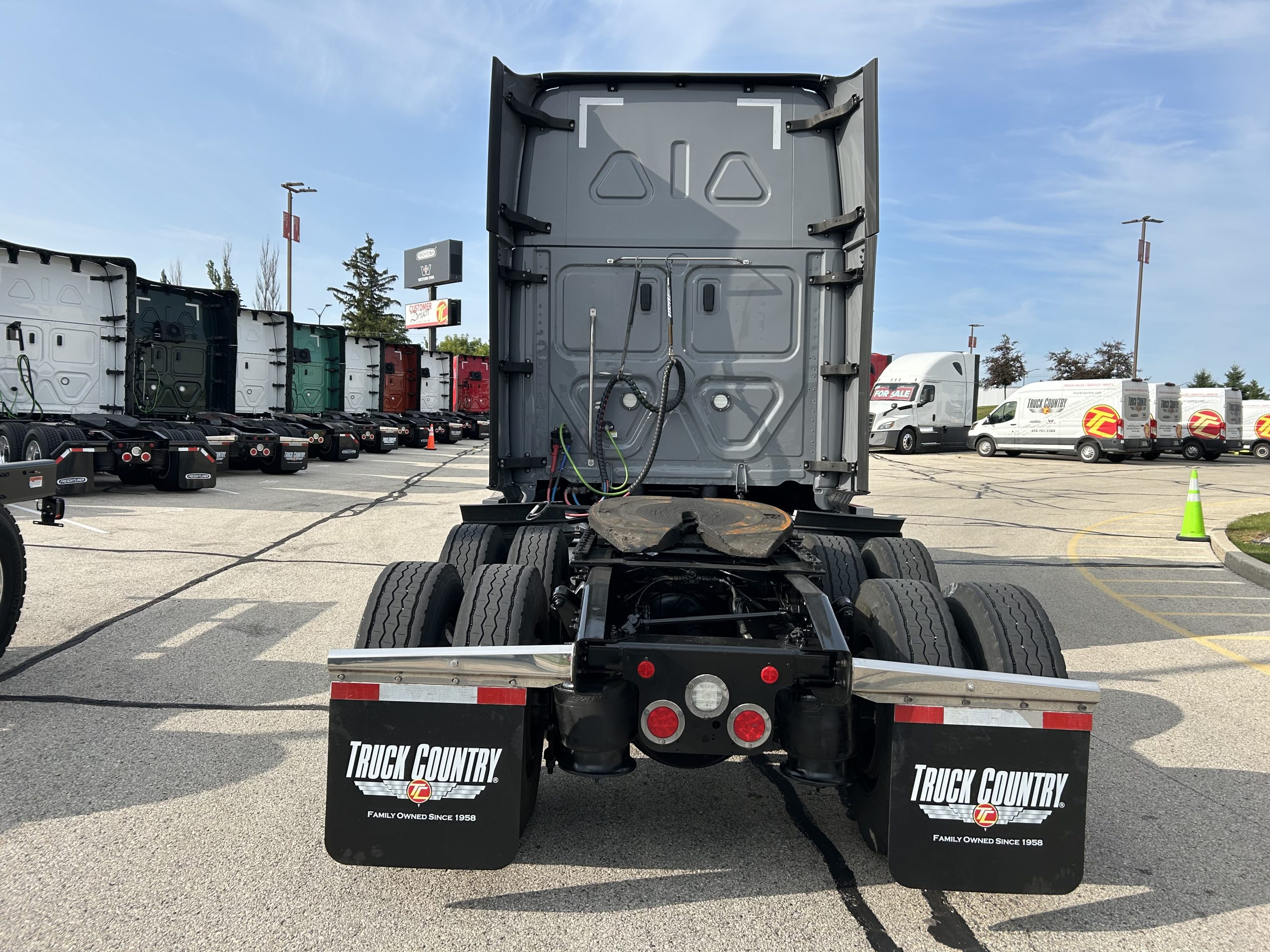 2022 Freightliner PT126SLP - image 4 of 6