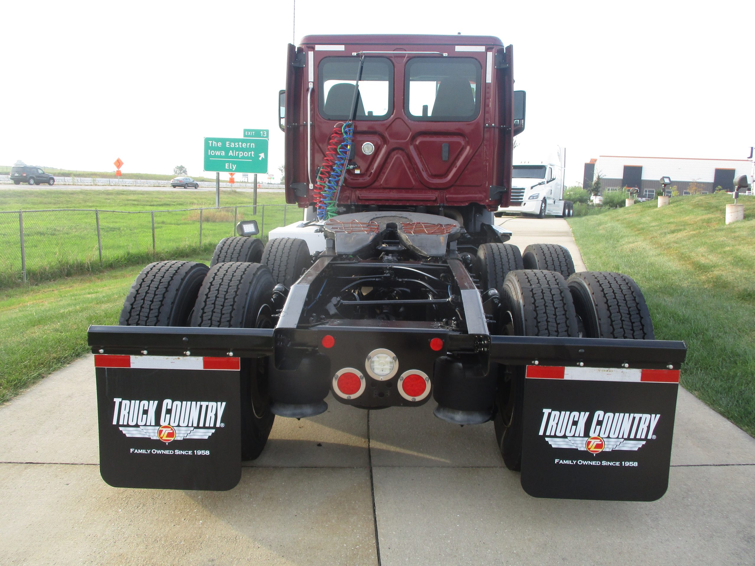 2021 Freightliner PE116 - image 4 of 6