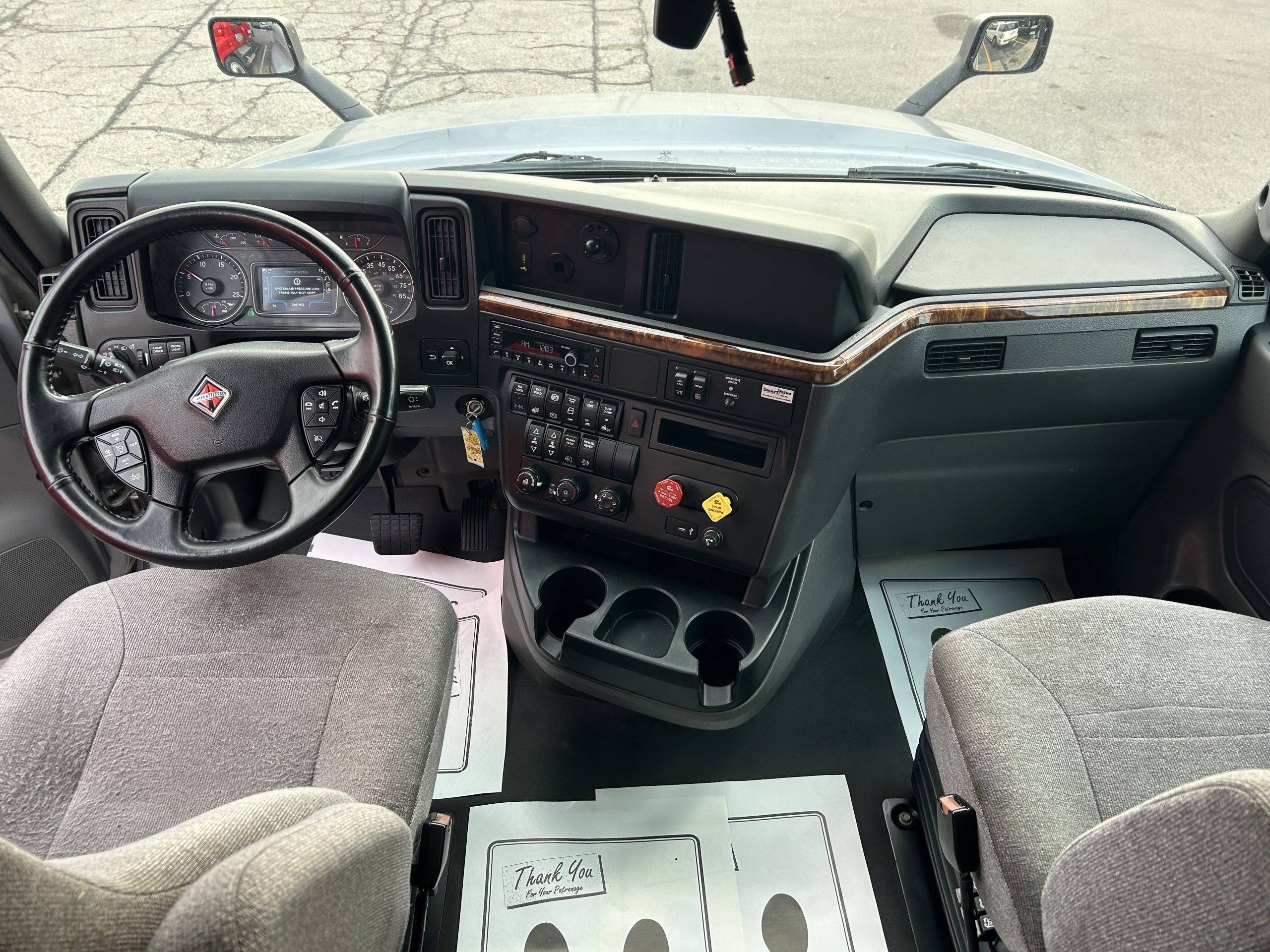 2022 International LT625 - image 5 of 6