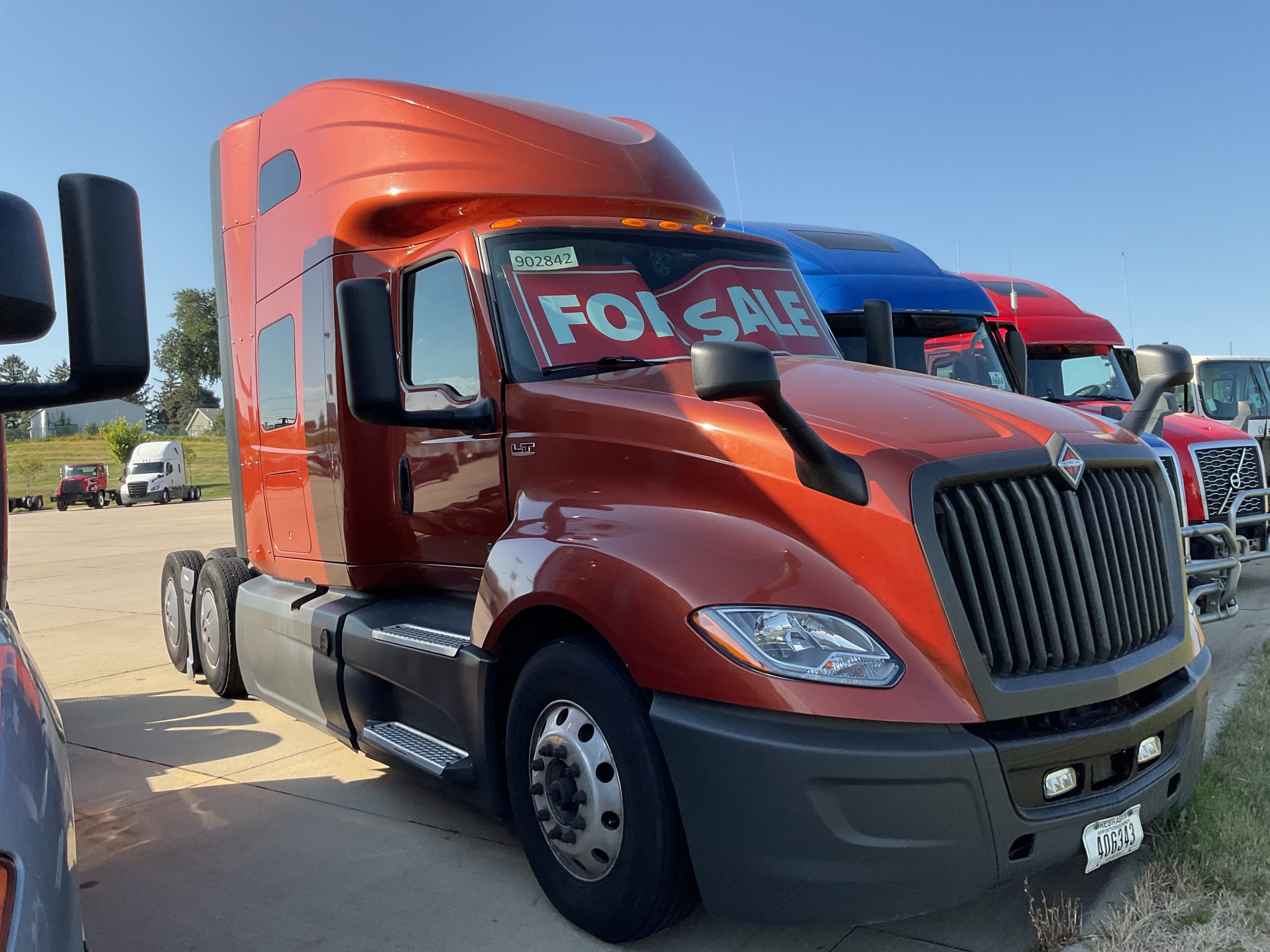 2022 International LT625 - image 3 of 3