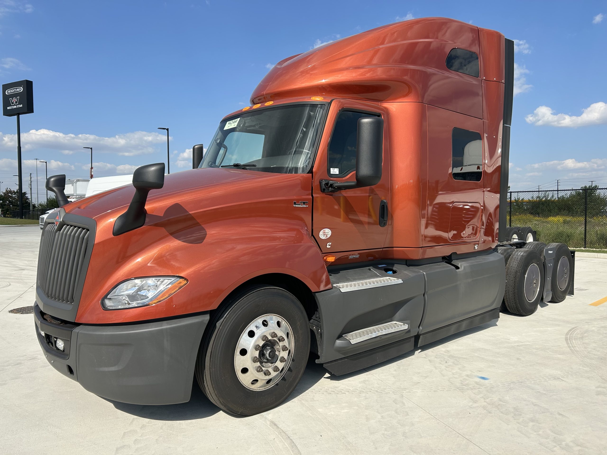 2022 International LT625 2022 International LT625 - image 1 of 6