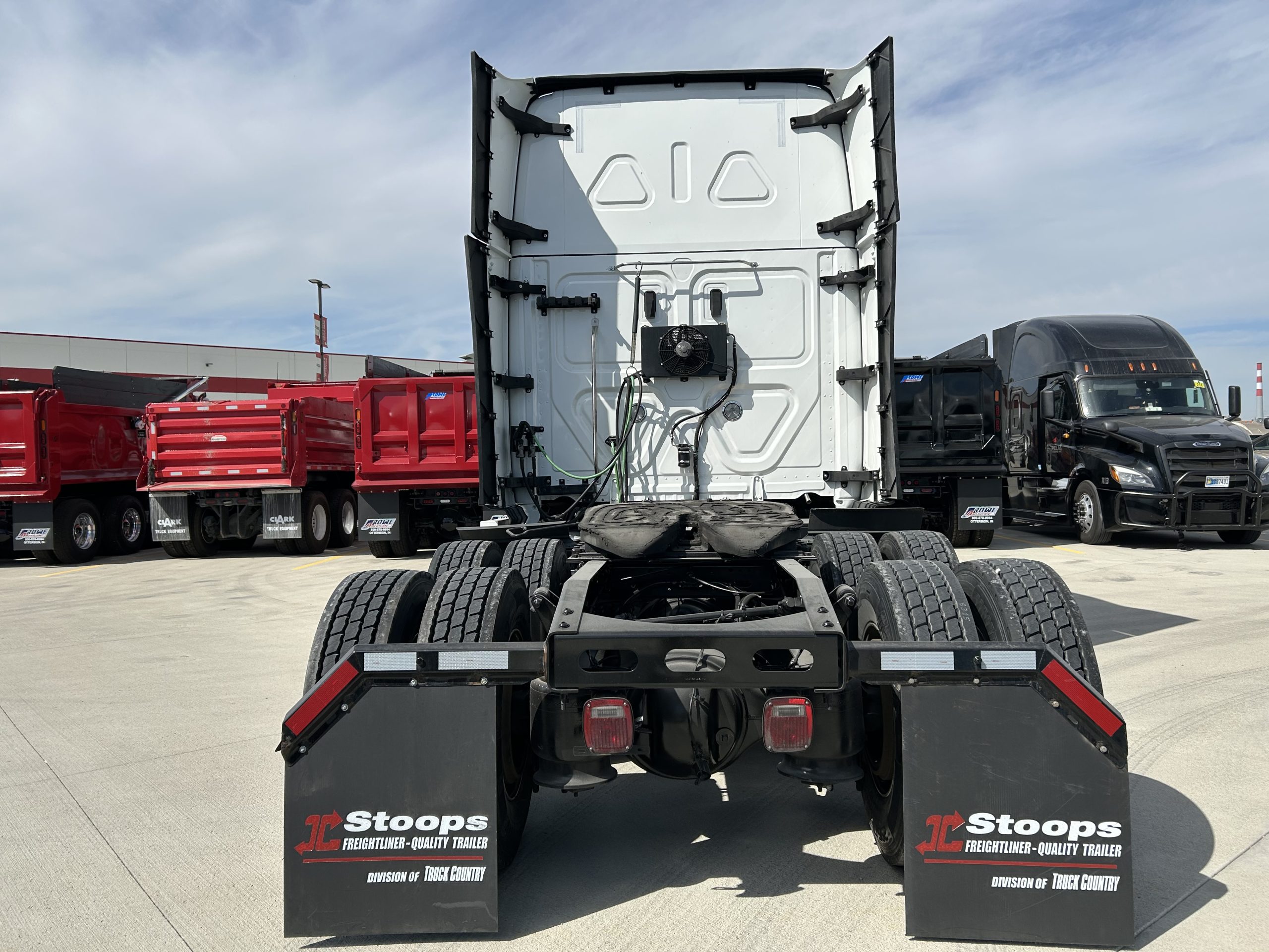 2023 Freightliner PT126SLP - image 4 of 6