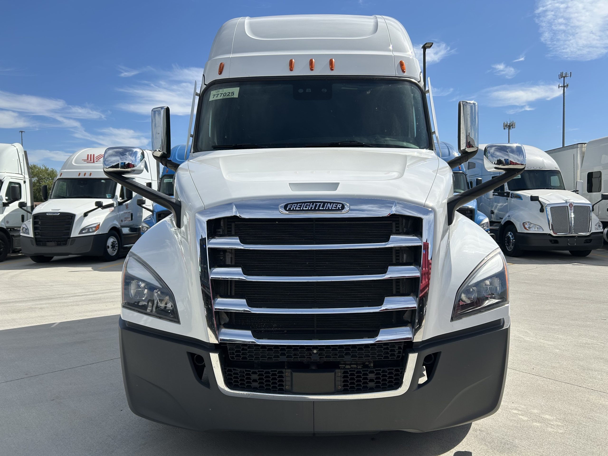 2023 Freightliner PT126SLP - image 2 of 6