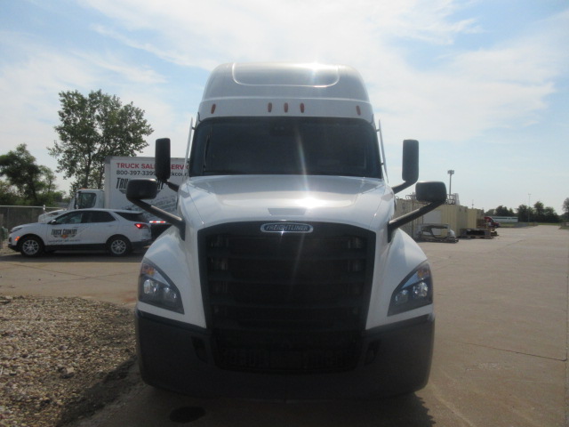 2021 Freightliner - image 2