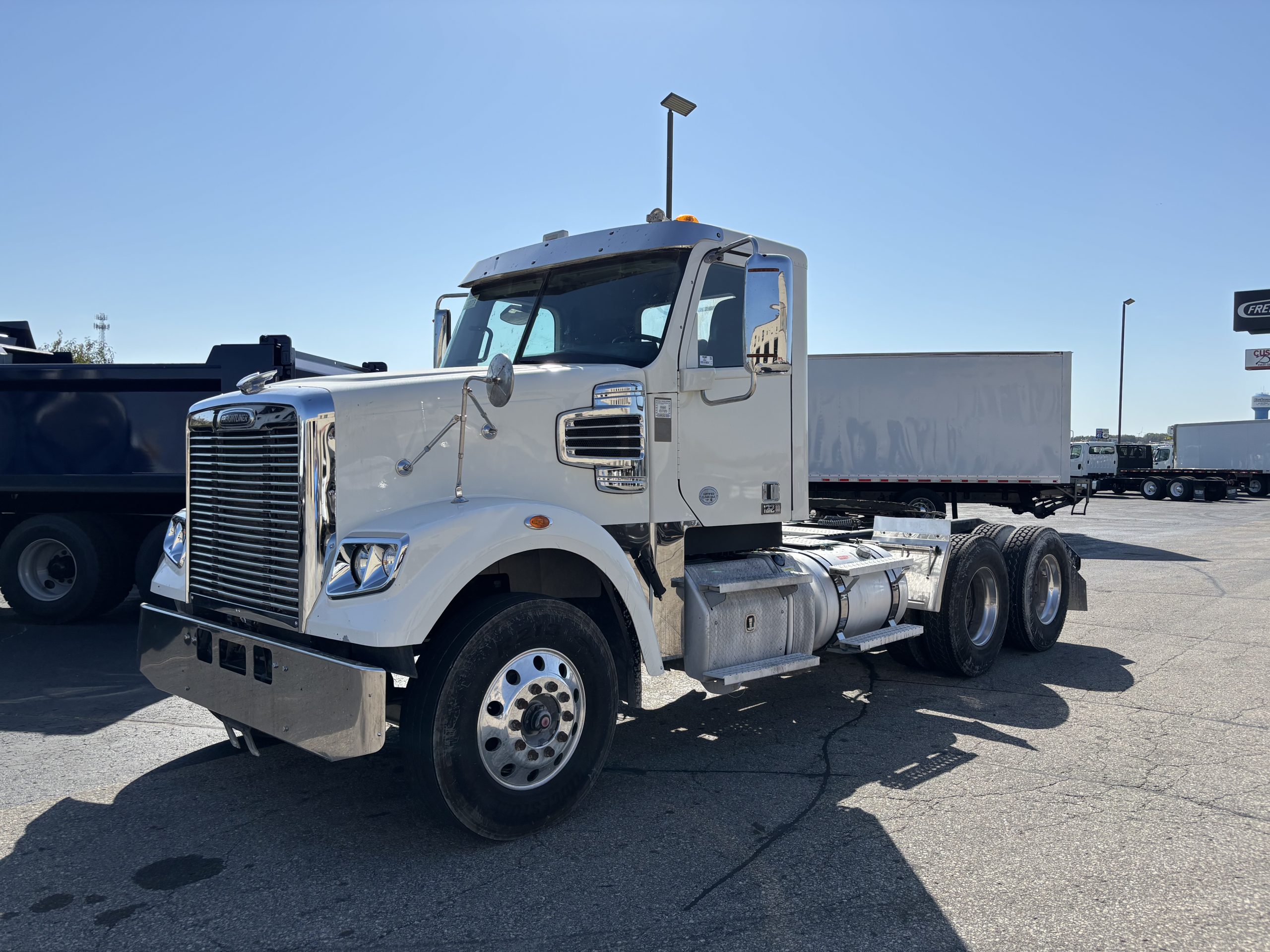 2020 Freightliner 122SD - image 1 of 1