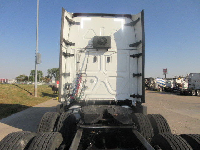 2022 Freightliner - image 4