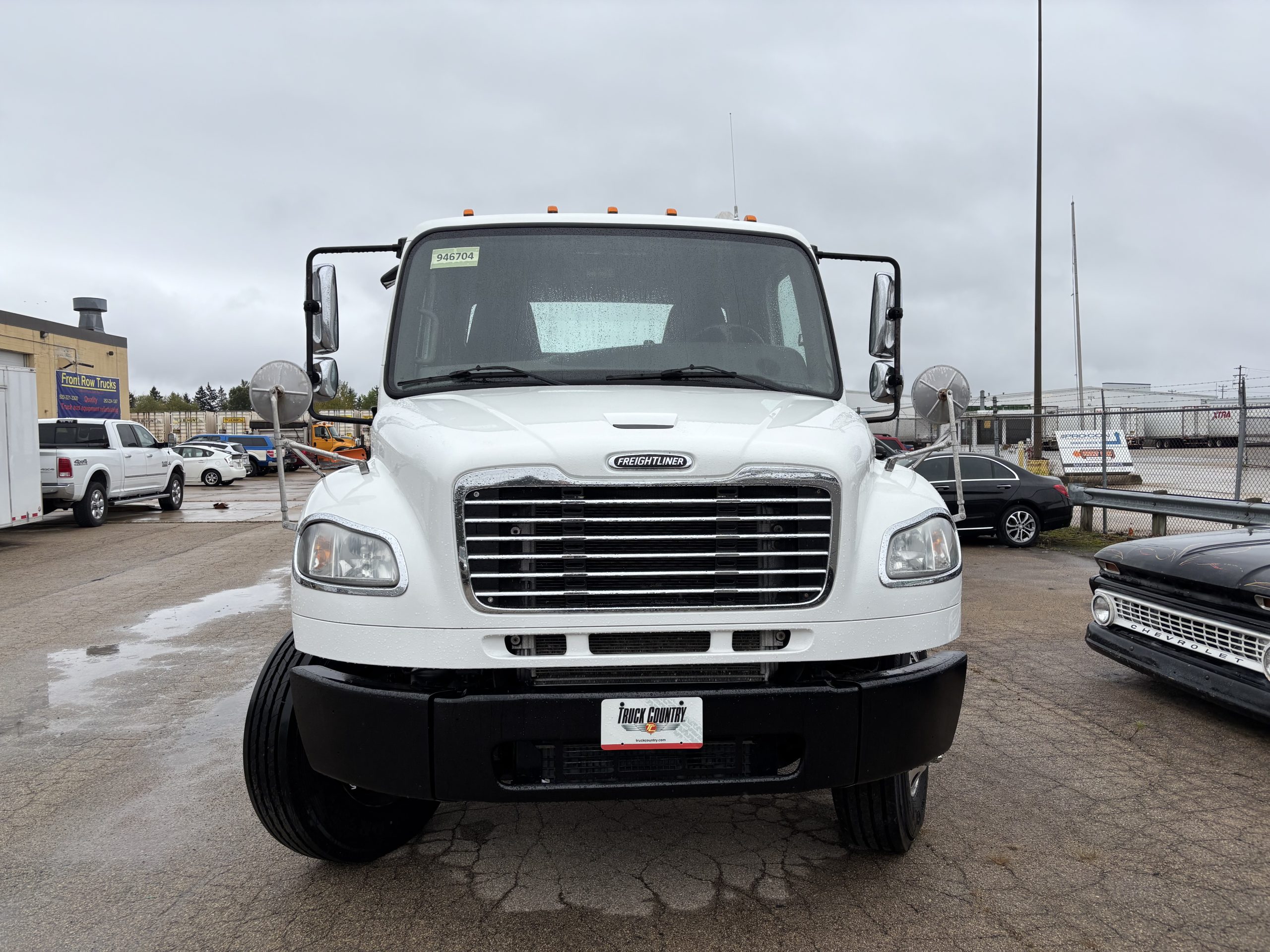 2018 Freightliner M280 - image 2 of 6