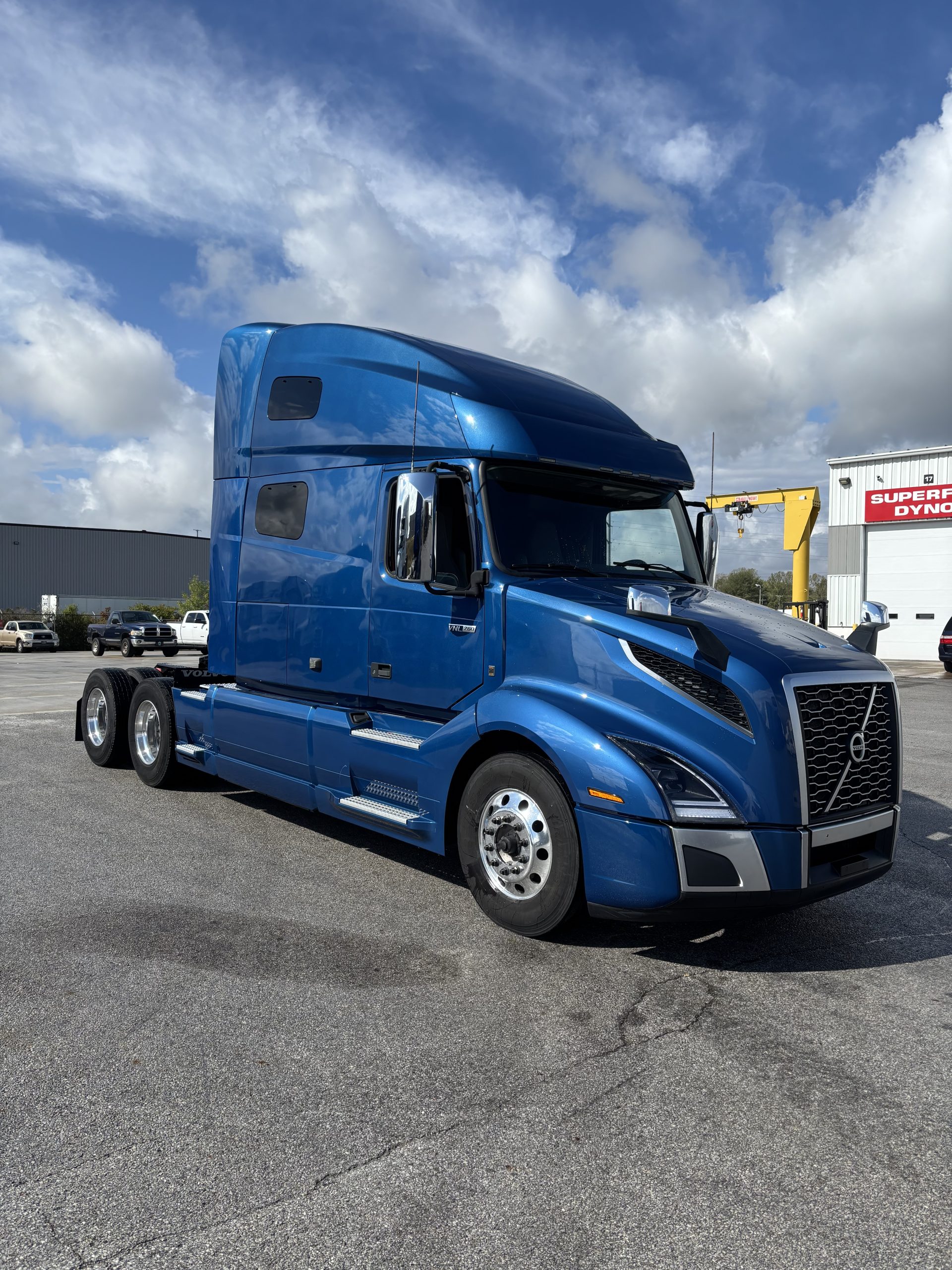 2022 Volvo VNL 760 - image 5