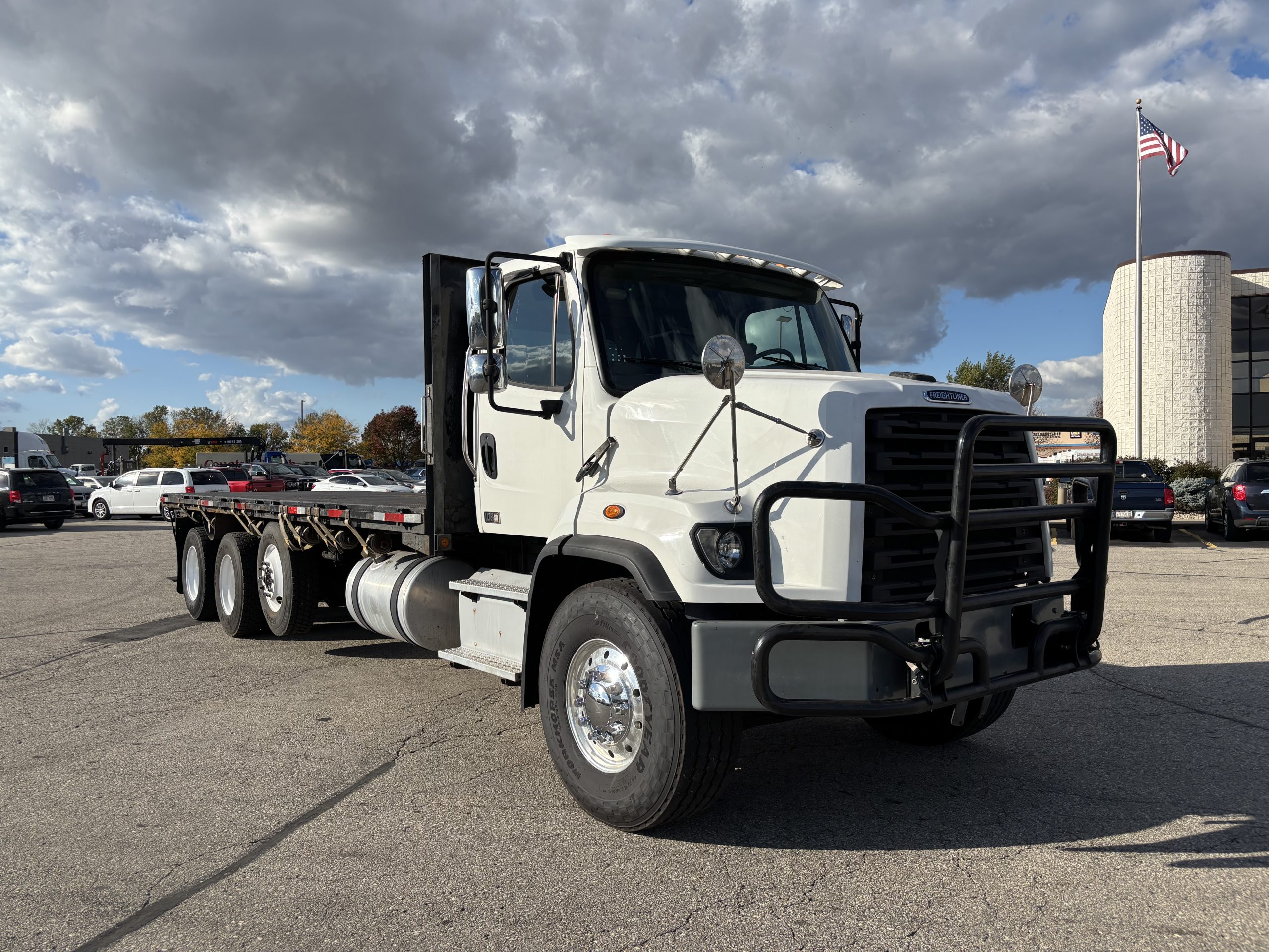 2016 Freightliner 108SD - image 3 of 6