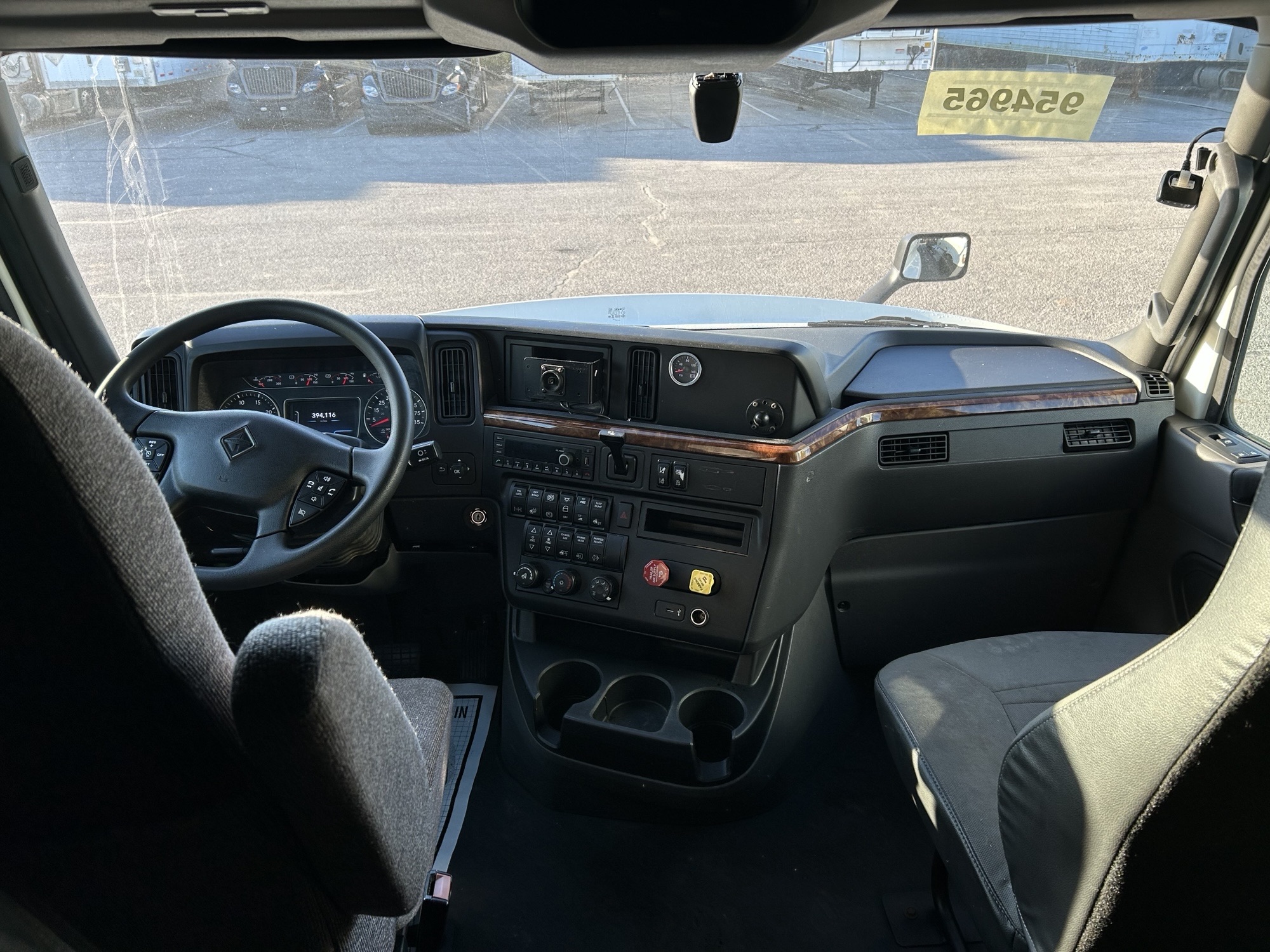 2022 International LT625 2022 International LT625 - image 5 of 6