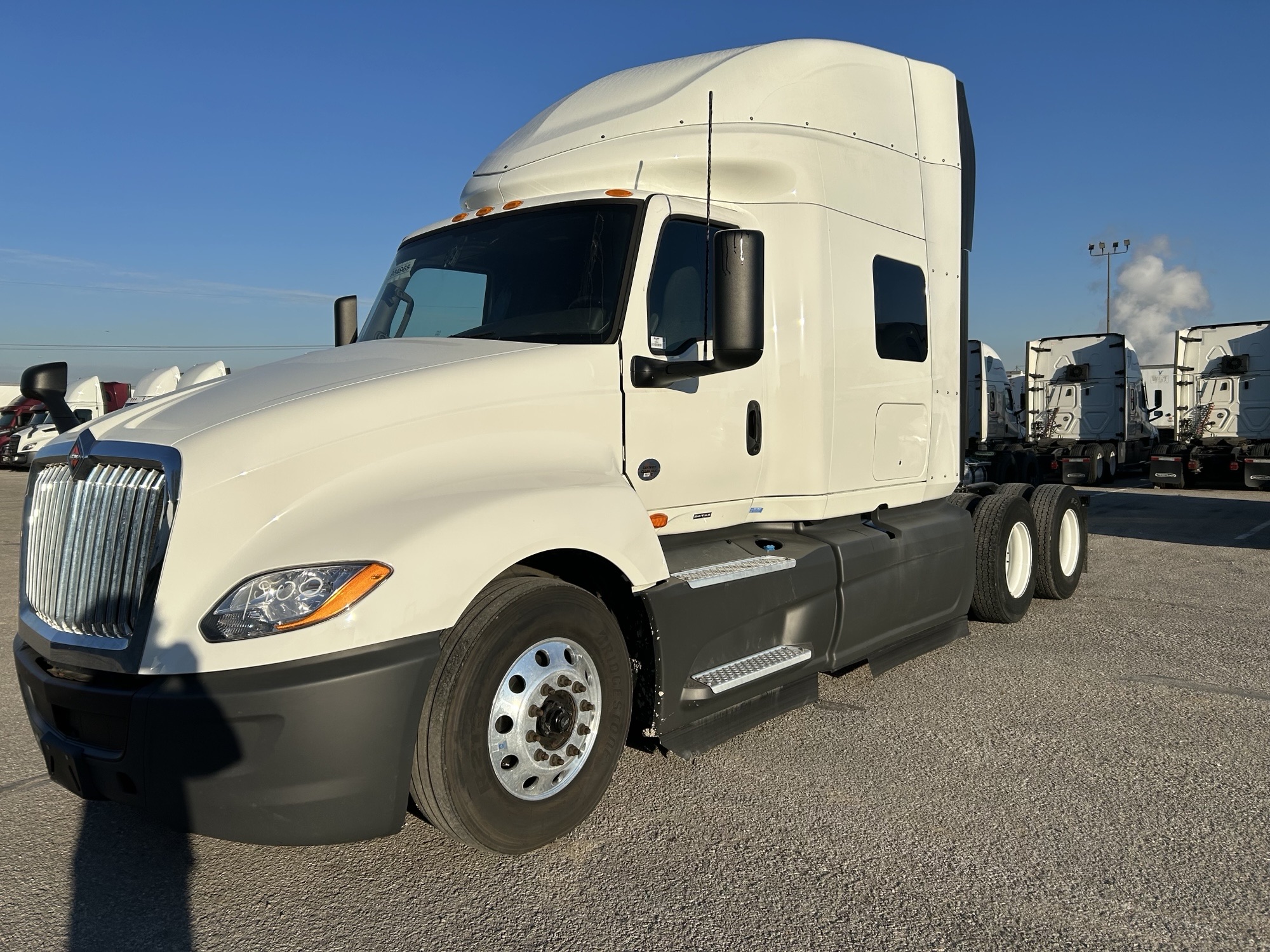 2022 International LT625 2022 International LT625 - image 1 of 6