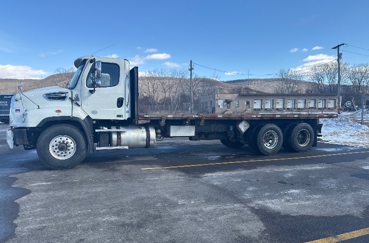 2018 Freightliner 114SD 2018 Freightliner 114SD - image 1 of 1