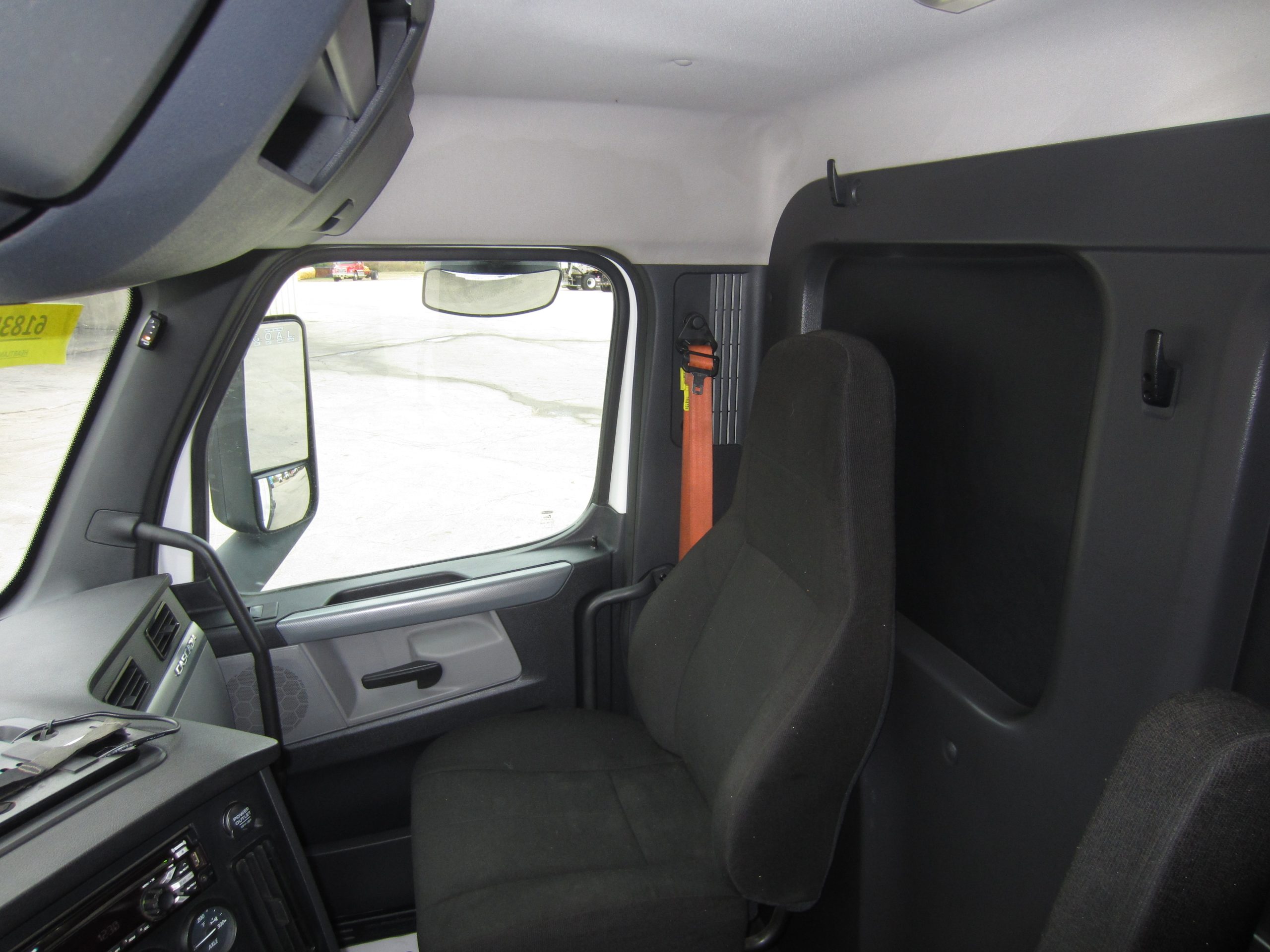 2020 Freightliner PE116 068PM00000dRhDh 2020 Freightliner PE116 068PM00000dRhDh