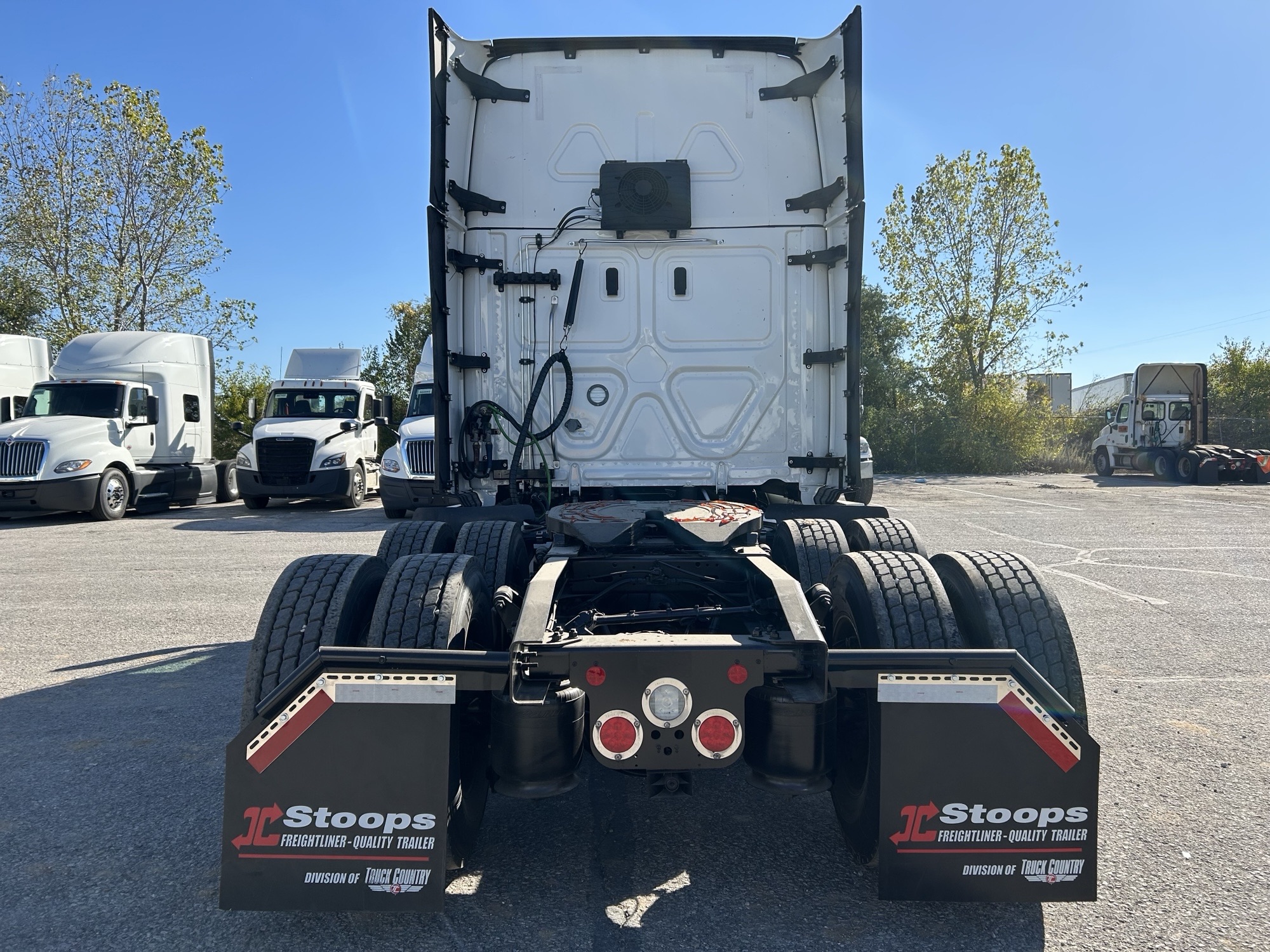 2023 Freightliner PT126SLP 2023 Freightliner PT126SLP - image 4 of 6