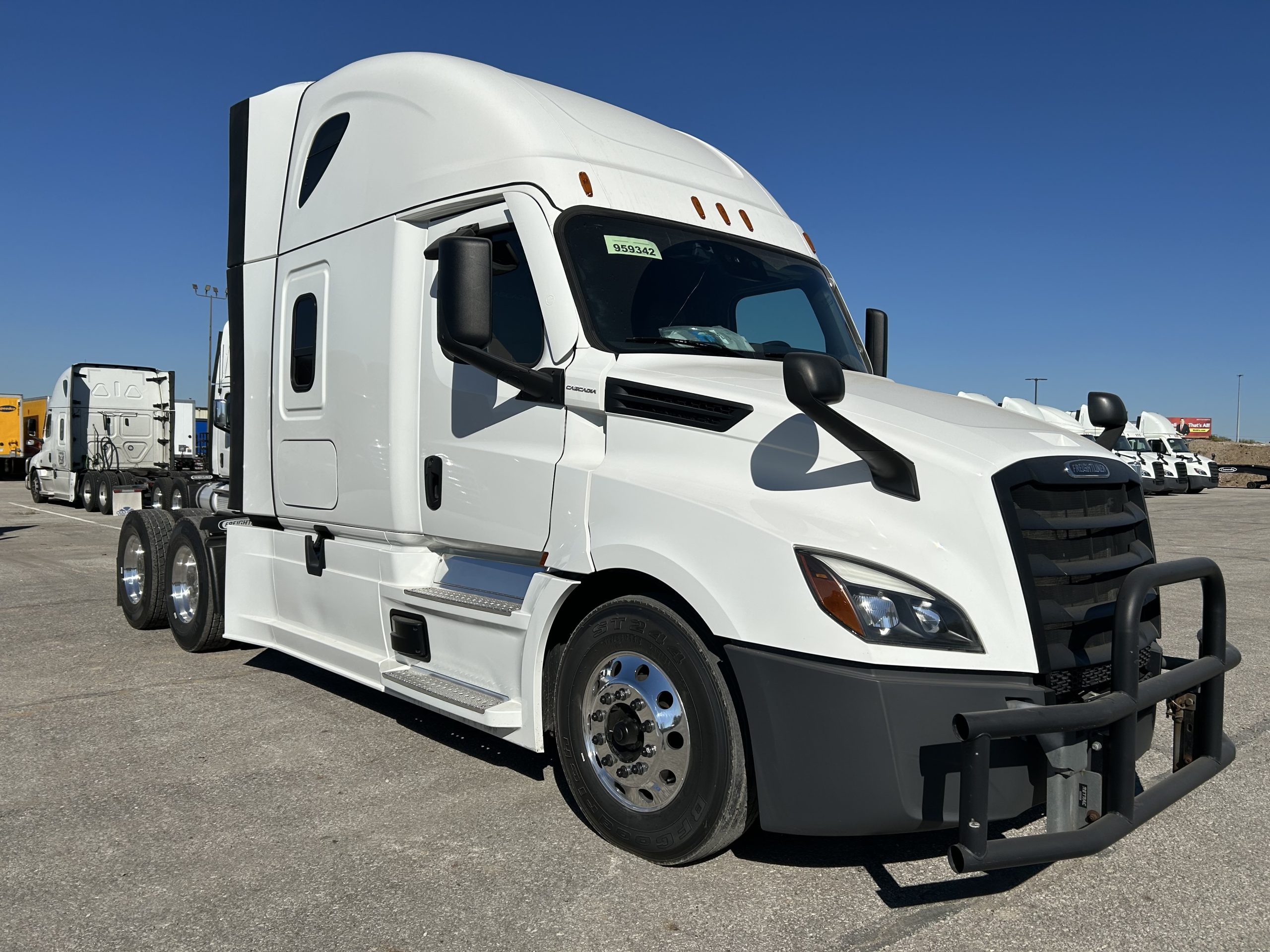 2023 Freightliner PT126SLP 2023 Freightliner PT126SLP - image 3 of 6