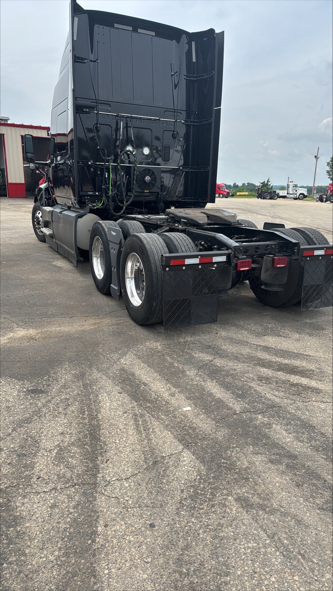 2022 International LT625 2022 International LT625 - image 1 of 6