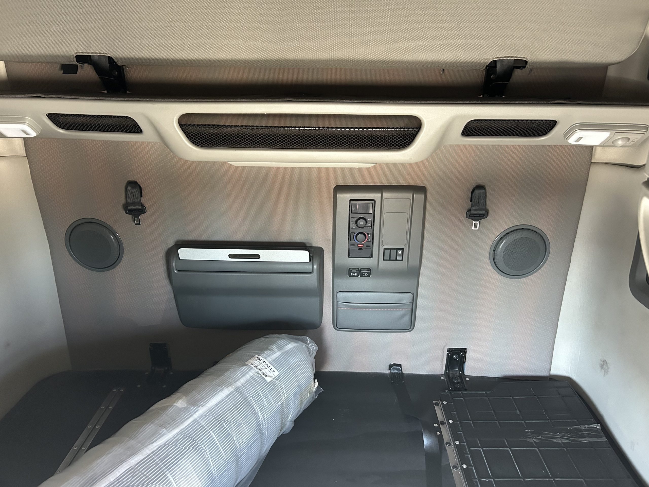 2022 Volvo VNL 760 - image 6