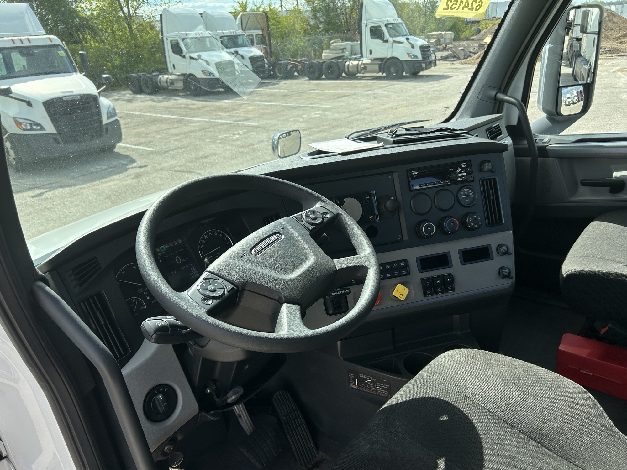 2020 Freightliner - image 5