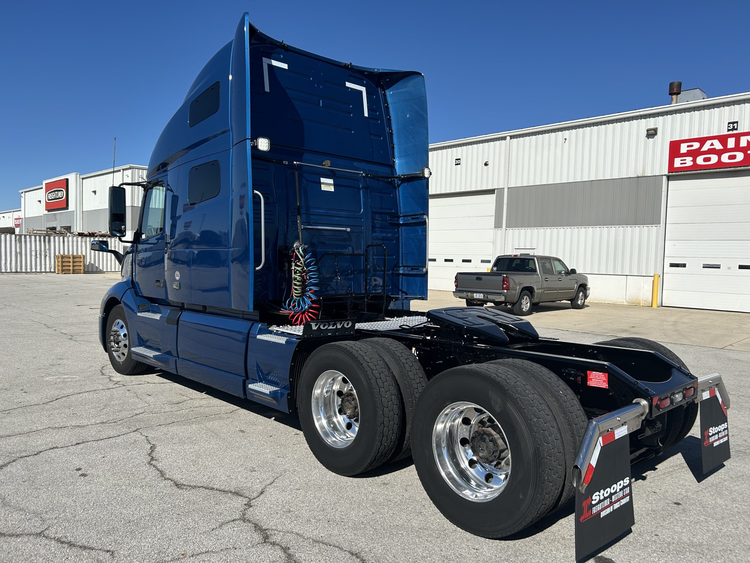 2022 Volvo VNL 760 - image 6