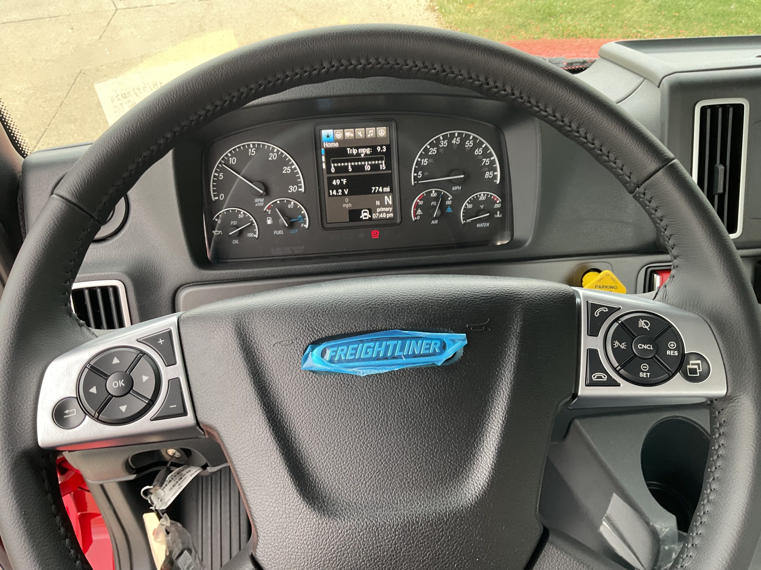 2025 Freightliner M2 106 - image 6