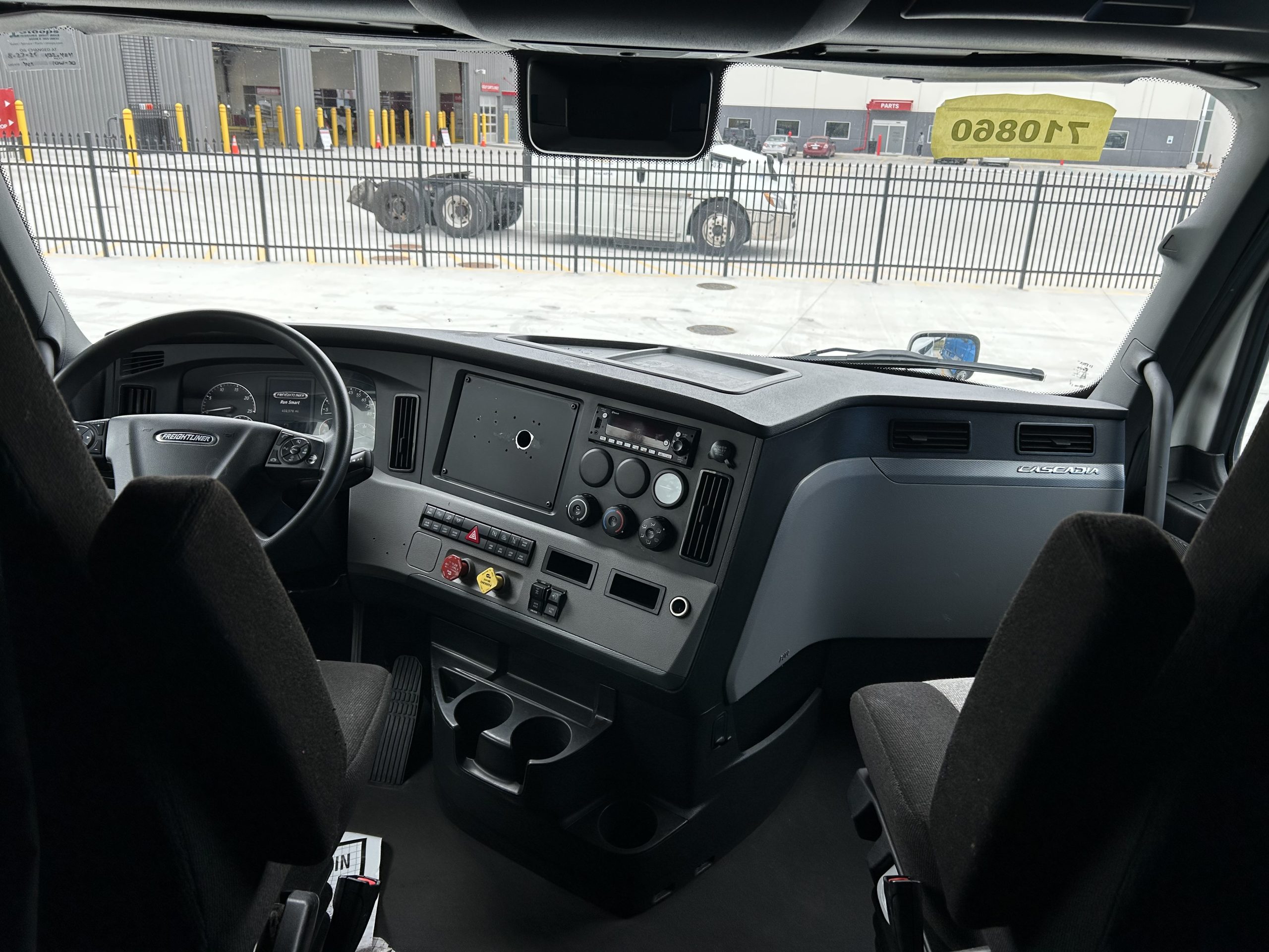 2022 Freightliner PT126 2022 Freightliner PT126 - image 5 of 6