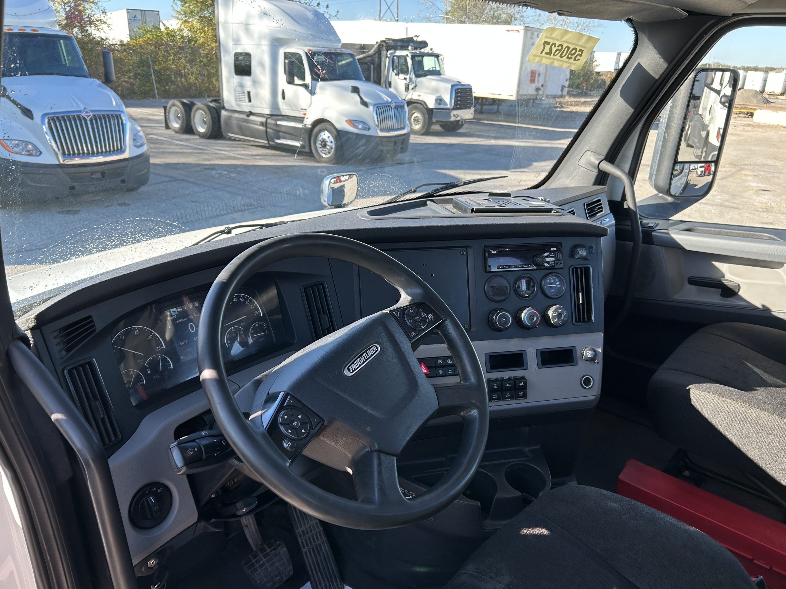 2019 Freightliner - image 5