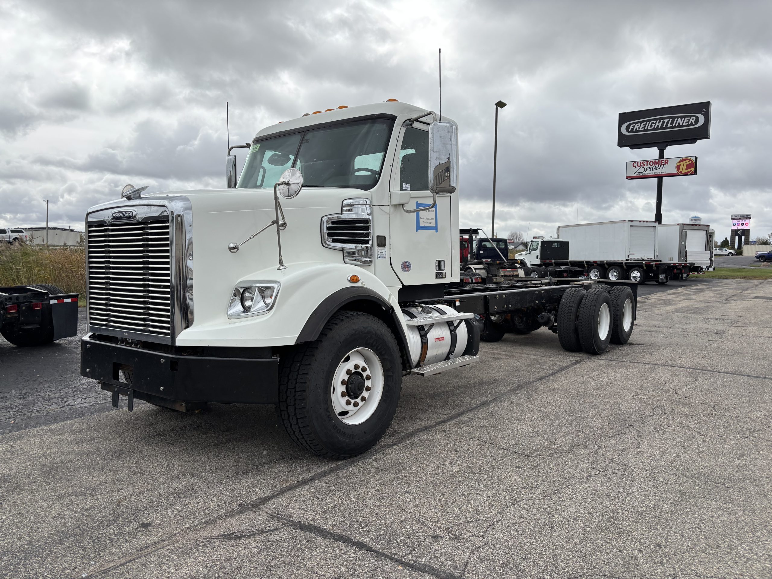 2014 Freightliner 122SD 2014 Freightliner 122SD - image 1 of 1