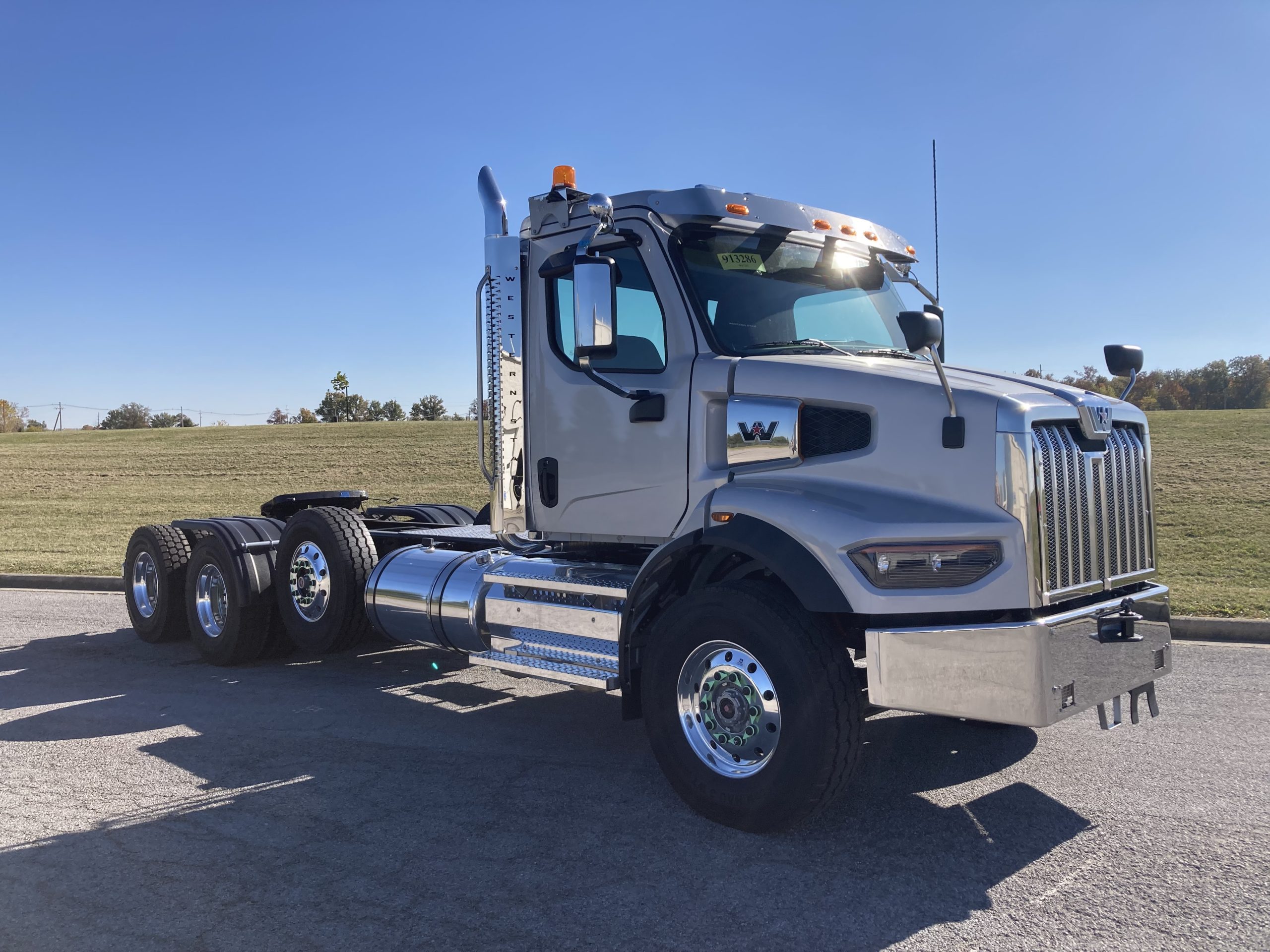 2026 Western Star 47X 2026 Western Star 47X - image 2 of 6