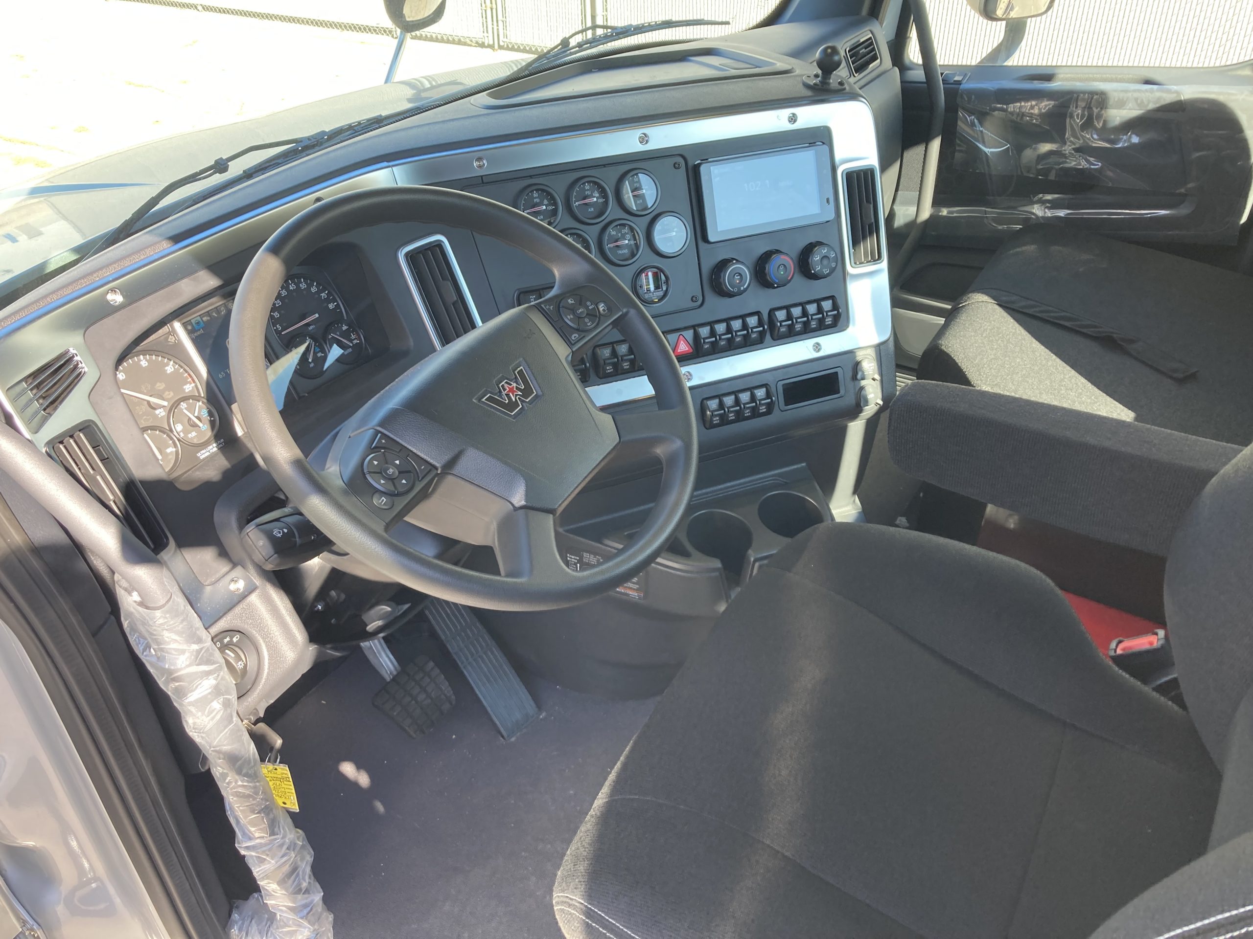 2026 Western Star 47X 2026 Western Star 47X - image 4 of 6