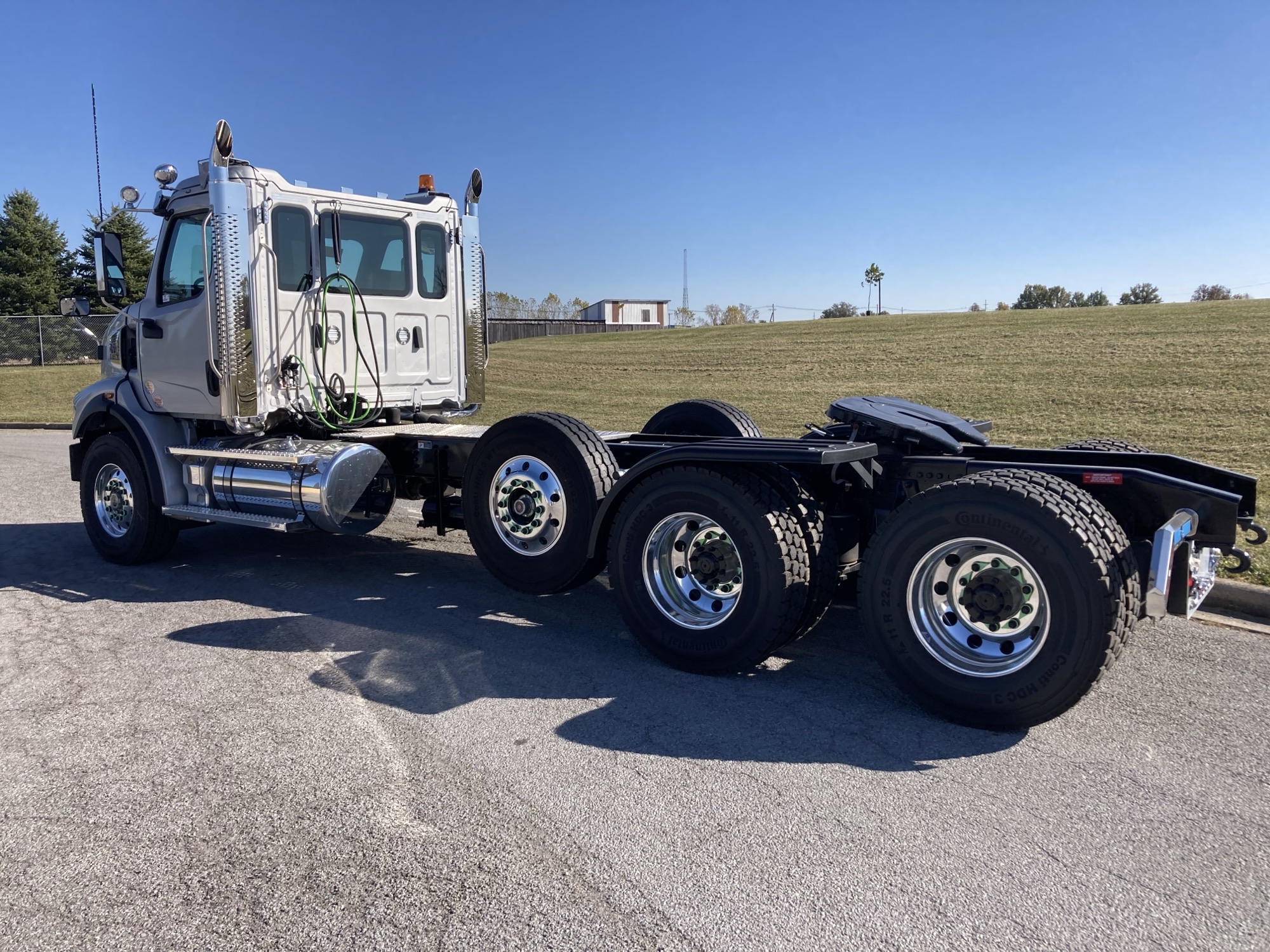 2026 Western Star 47X 2026 Western Star 47X - image 5 of 6