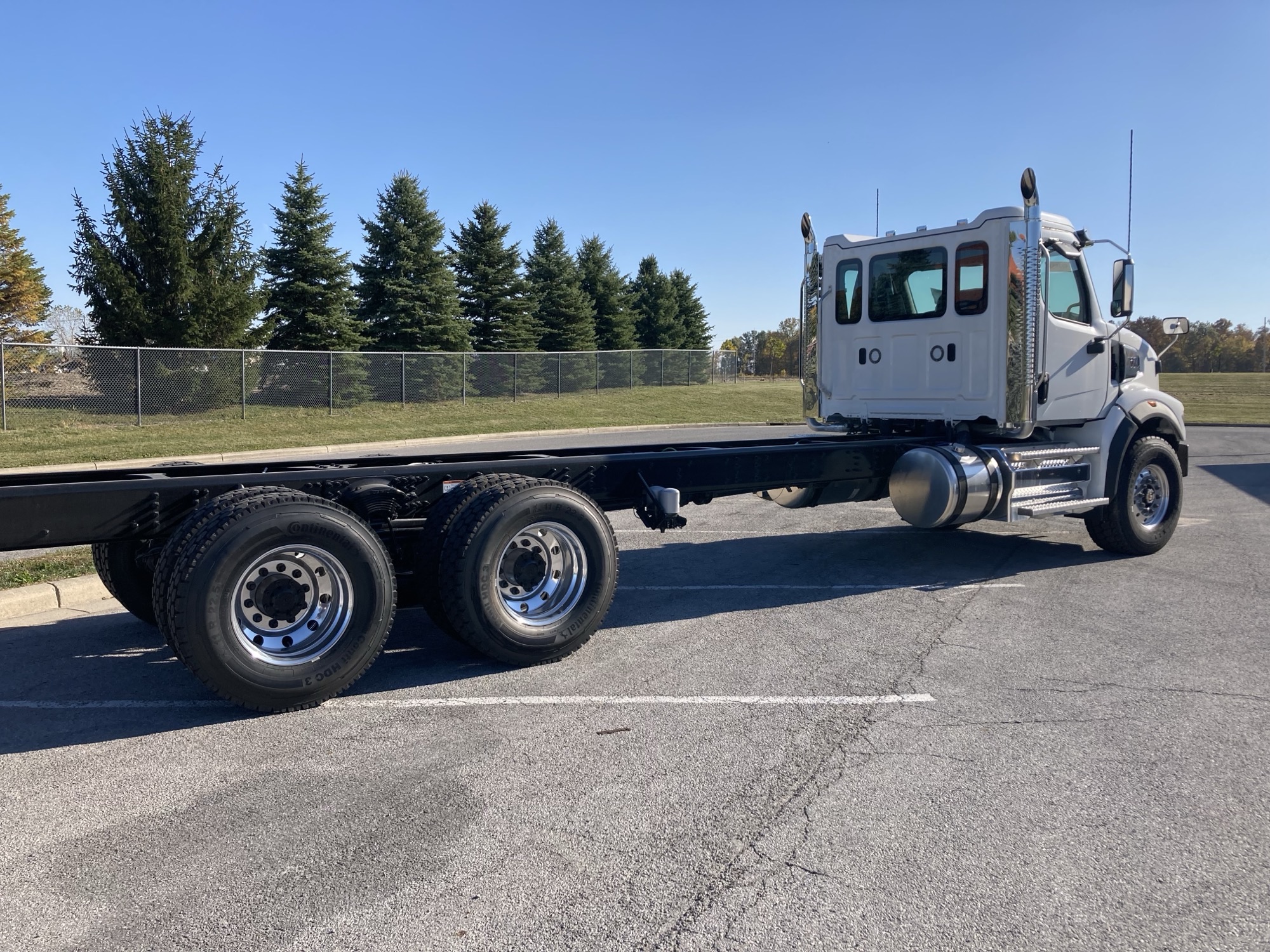 2026 Western Star 47X 2026 Western Star 47X - image 2 of 6