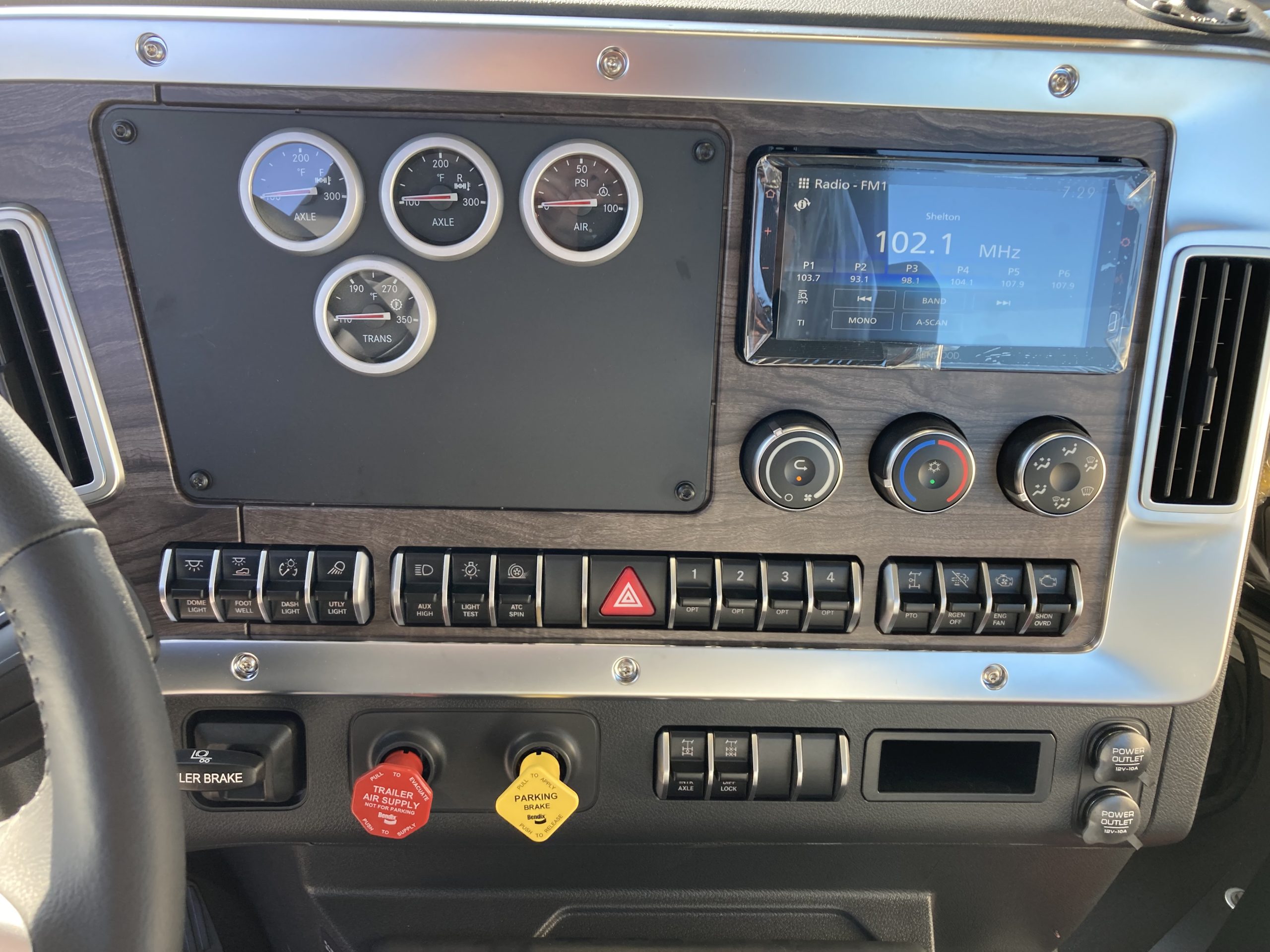 2026 Western Star 47X 2026 Western Star 47X - image 4 of 6