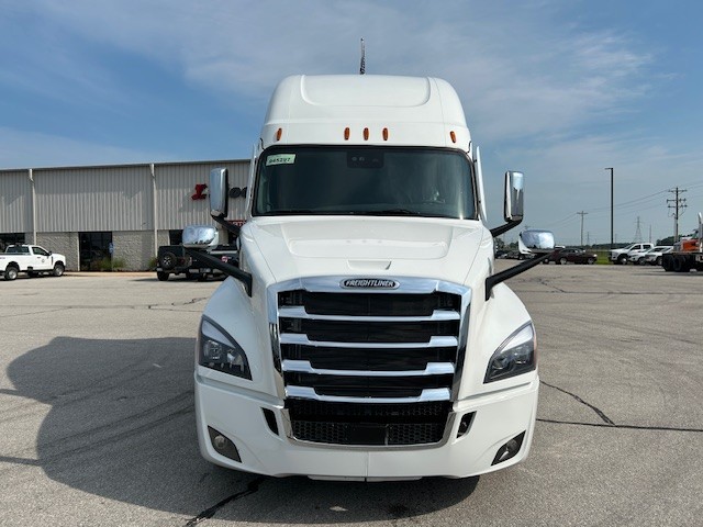 2026 Freightliner - image 2