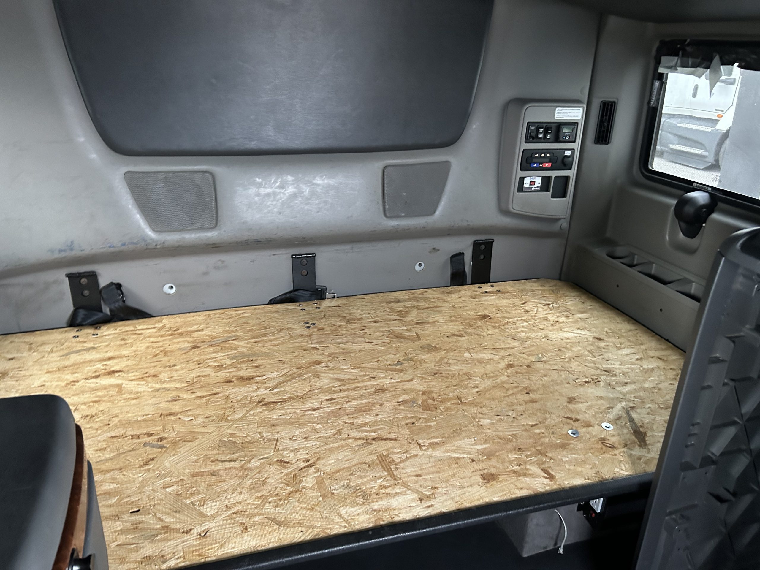 2022 International LT625 - image 6 of 6