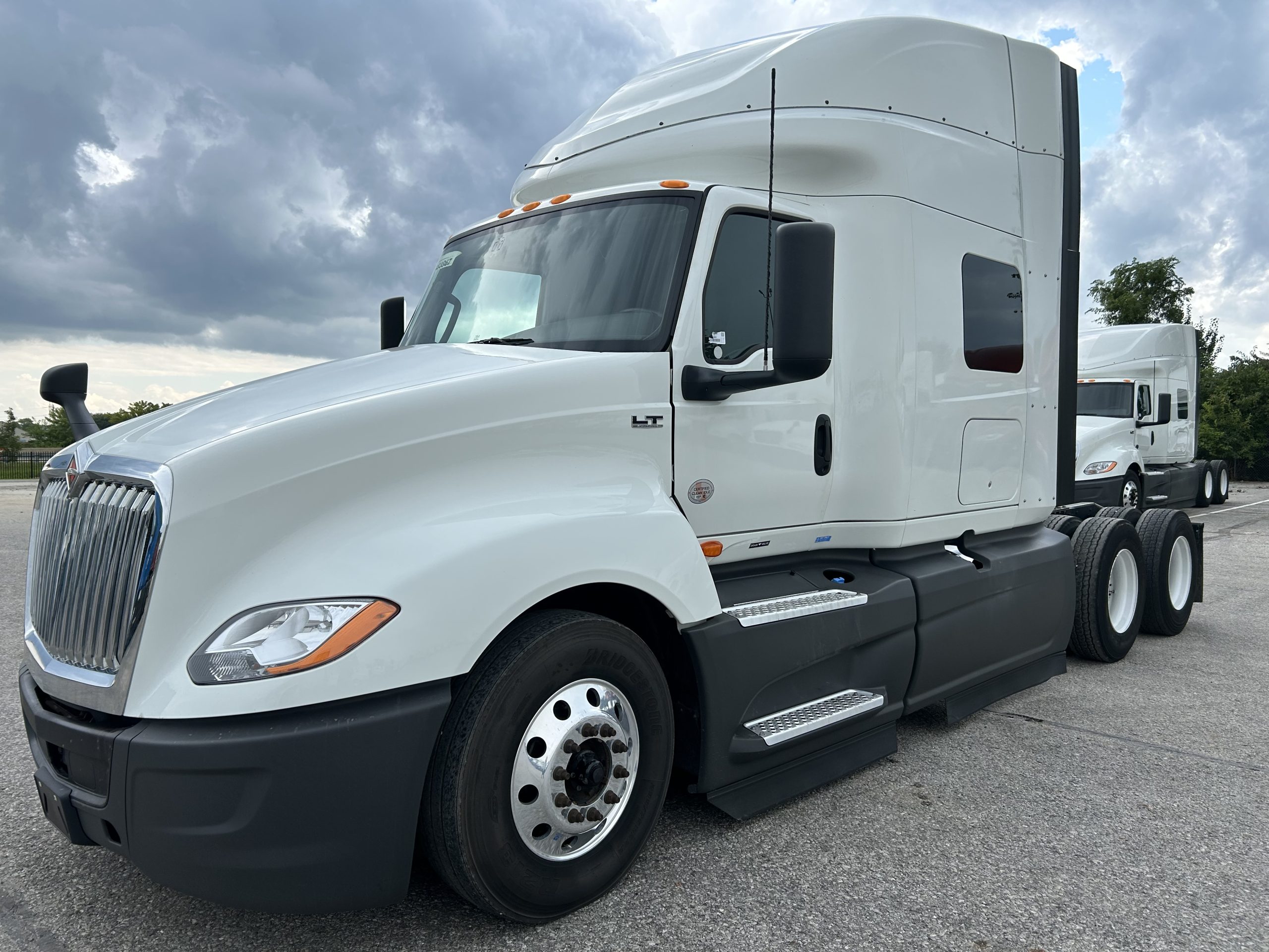 2022 International LT625 - image 1 of 6