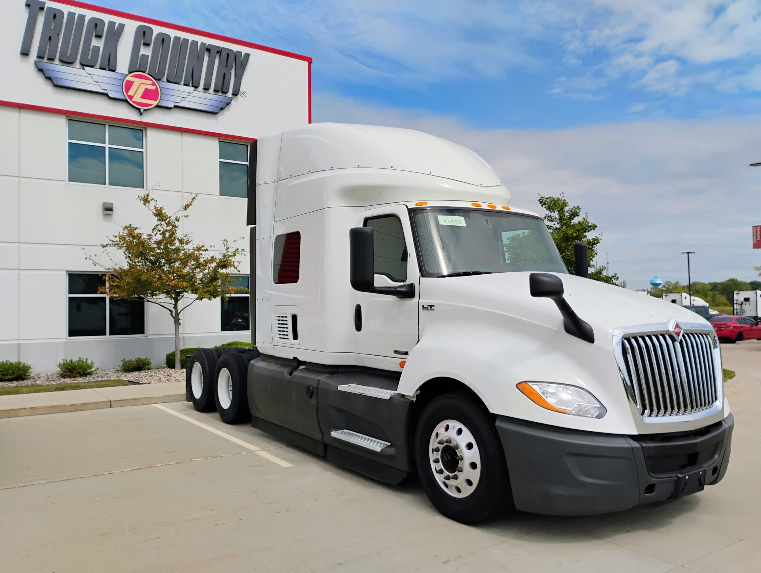 2022 International LT625 2022 International LT625 - image 3 of 6