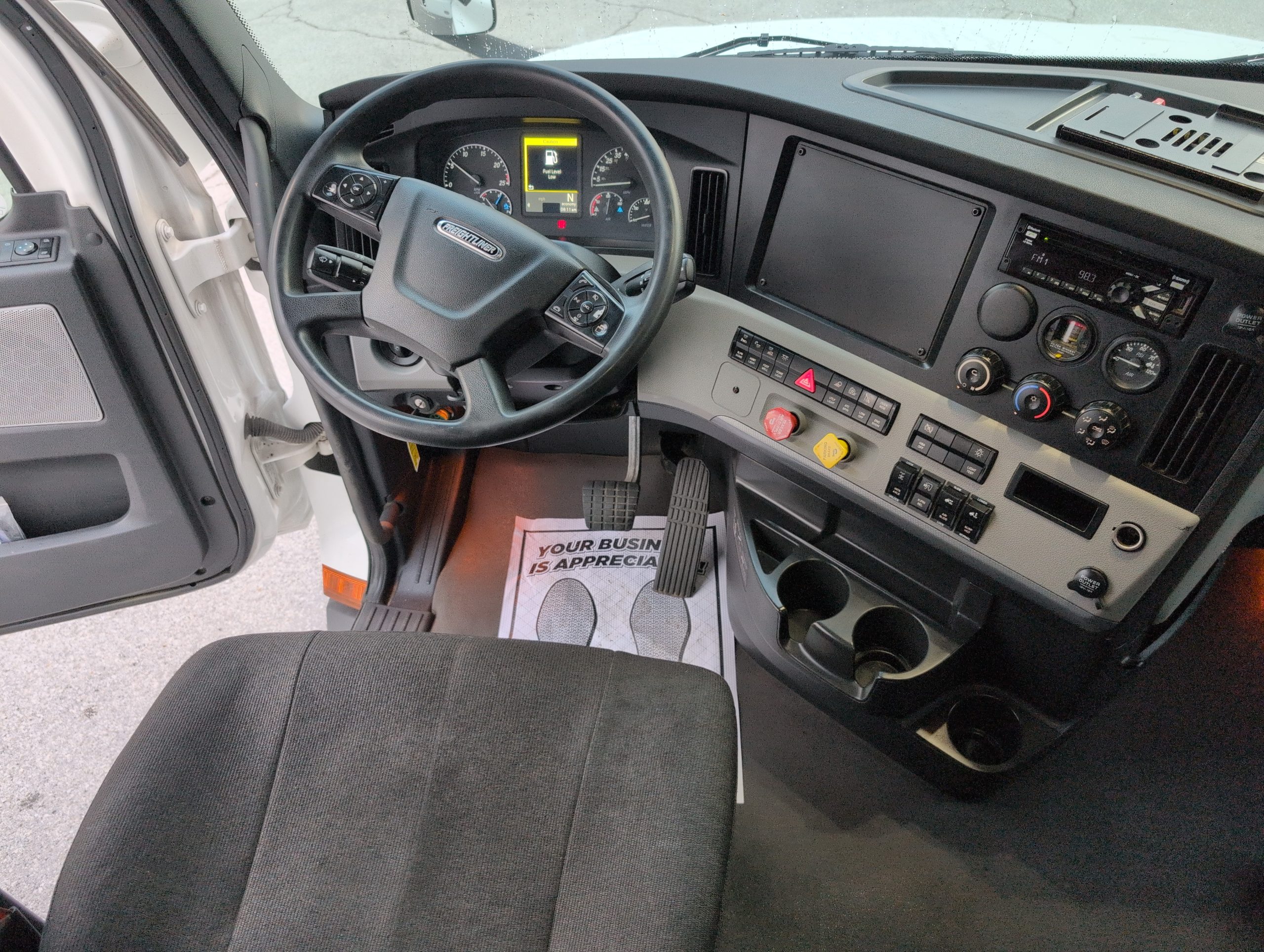 2021 Freightliner PT126 2021 Freightliner PT126 - image 5 of 6